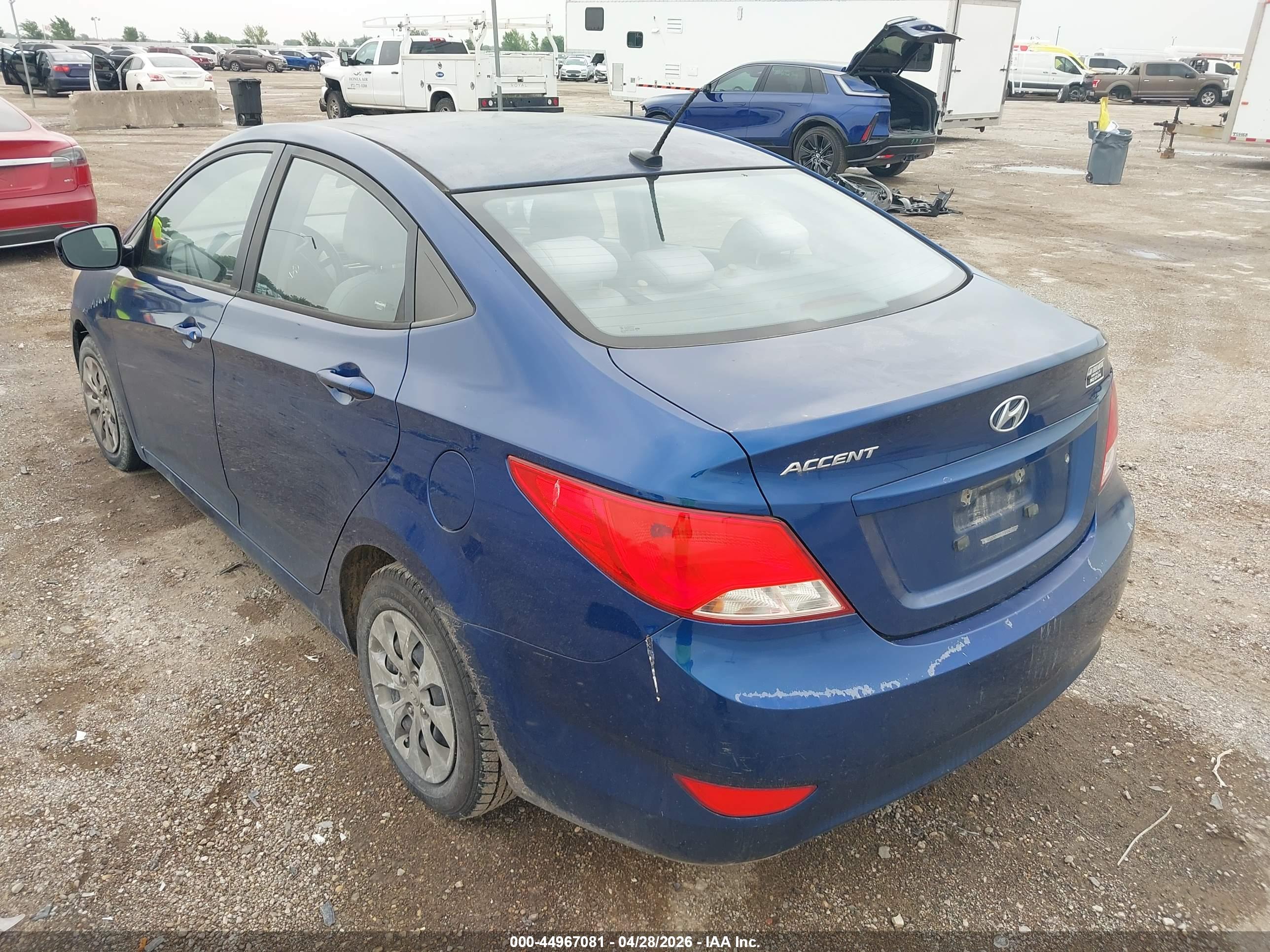 HYUNDAI ACCENT image 3