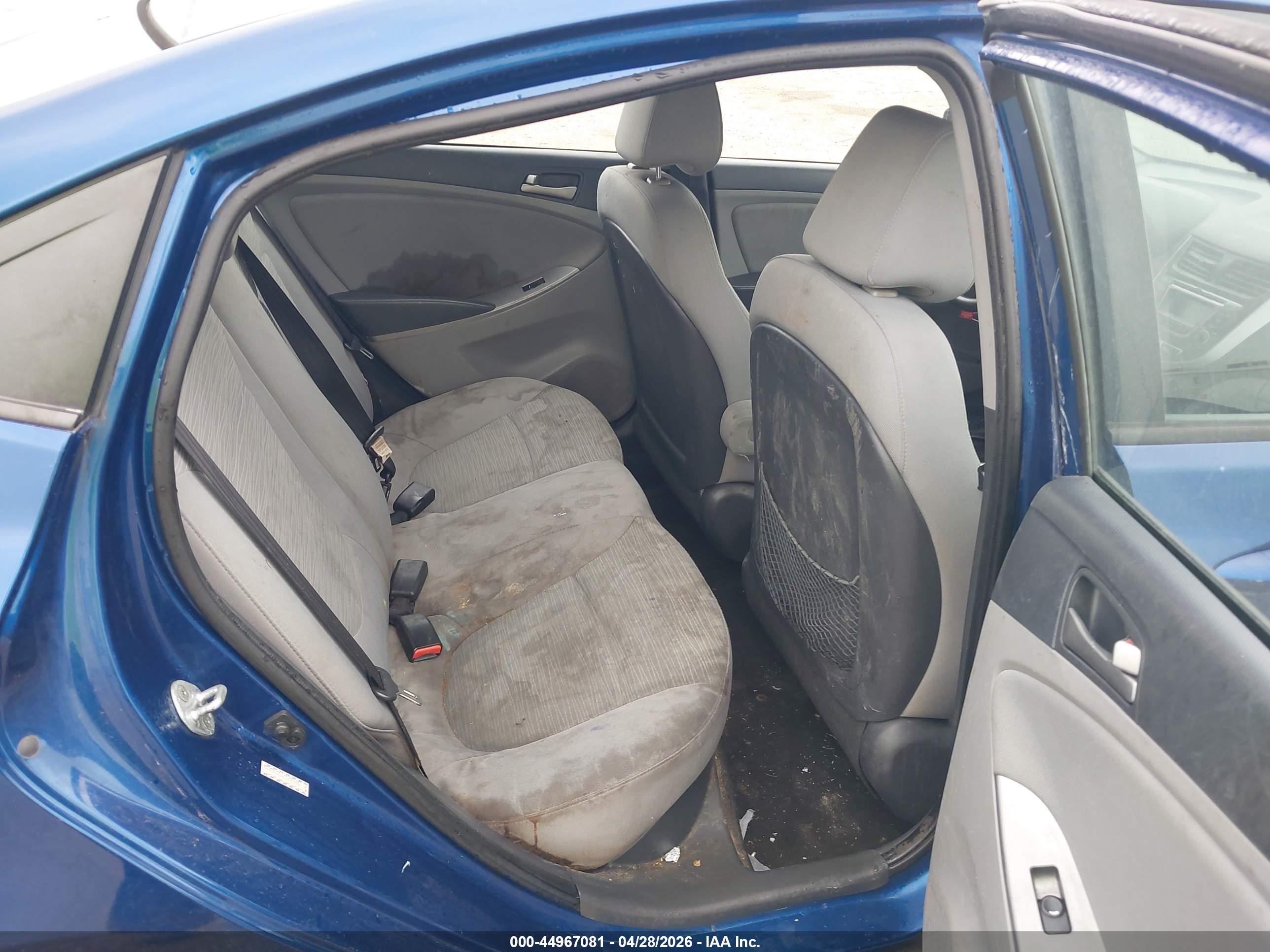 HYUNDAI ACCENT image 8