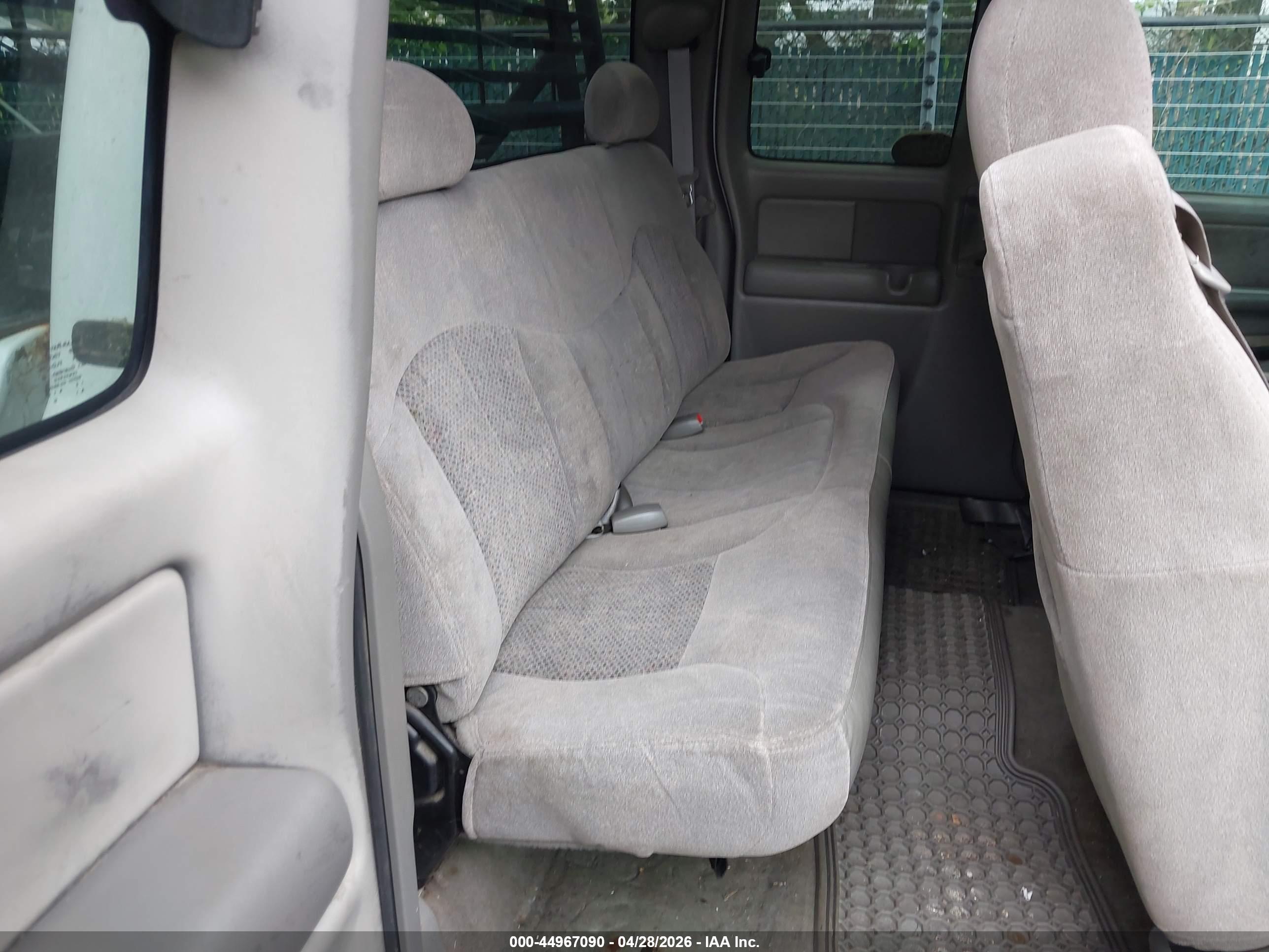 CHEVROLET SILVERADO image 8