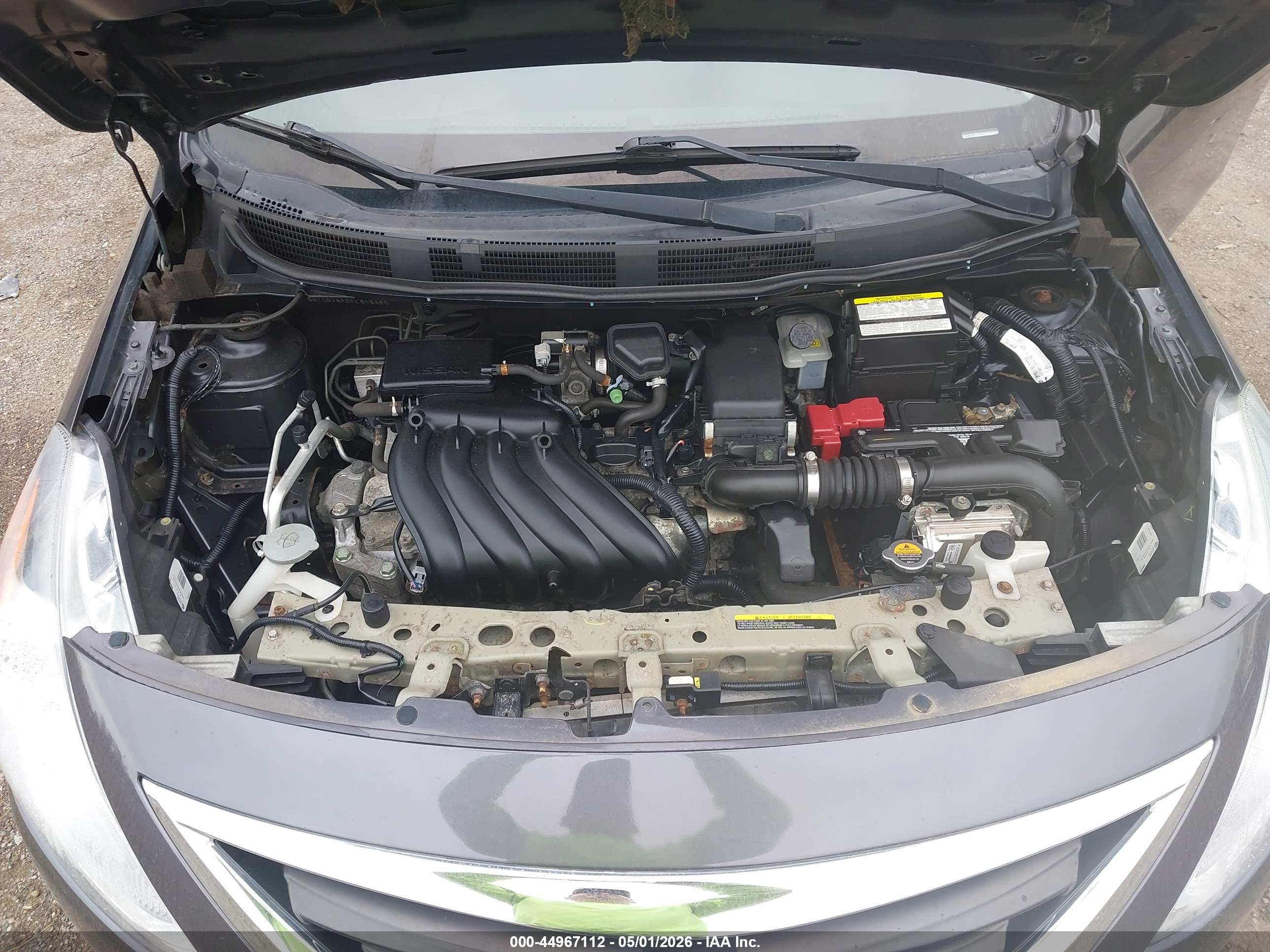NISSAN VERSA image 10