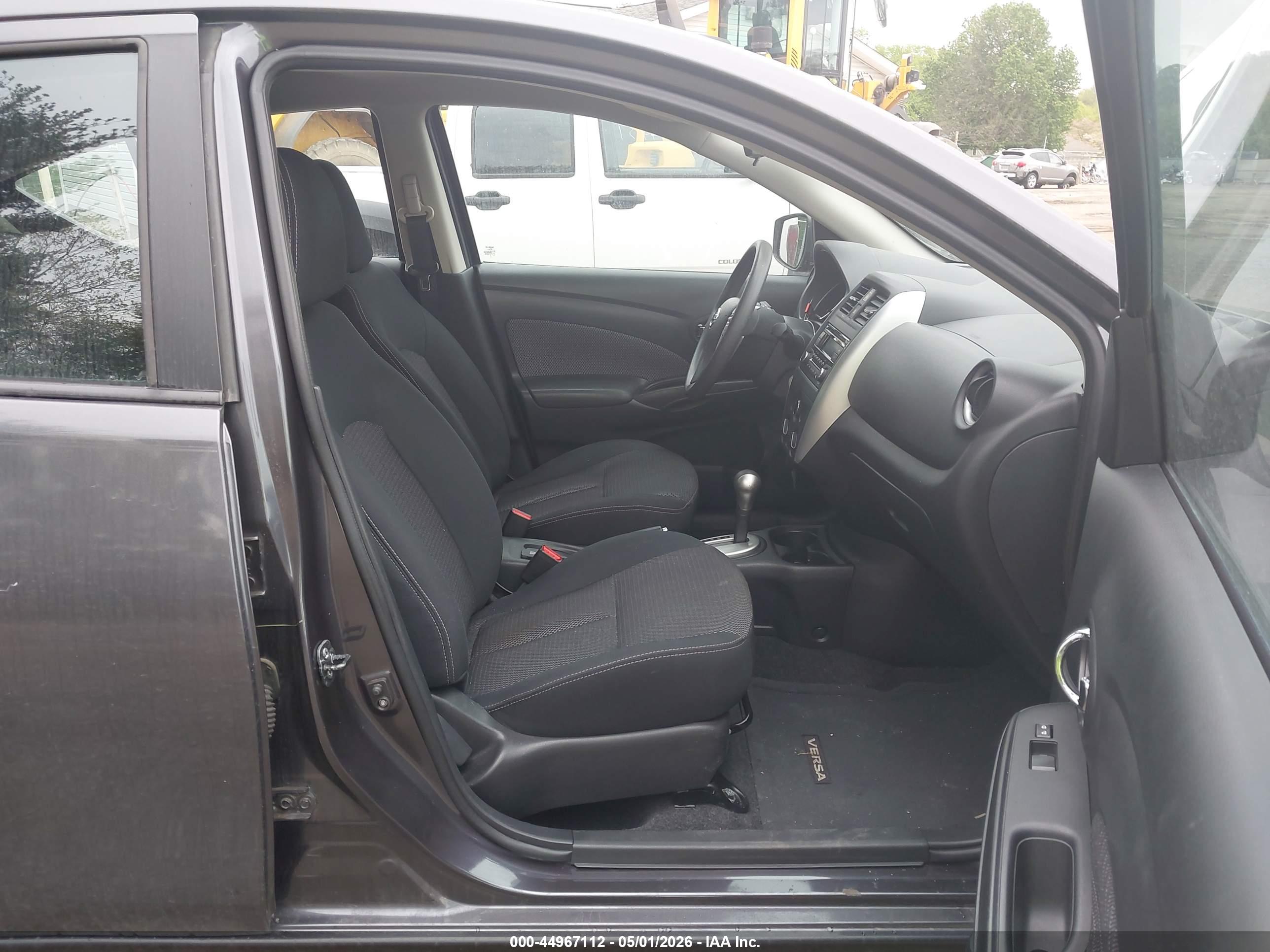 NISSAN VERSA image 5