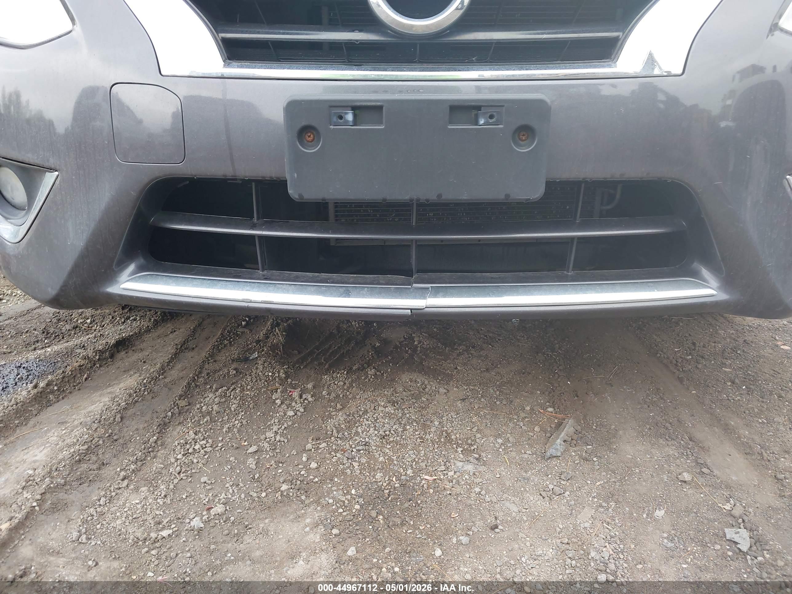 NISSAN VERSA image 6