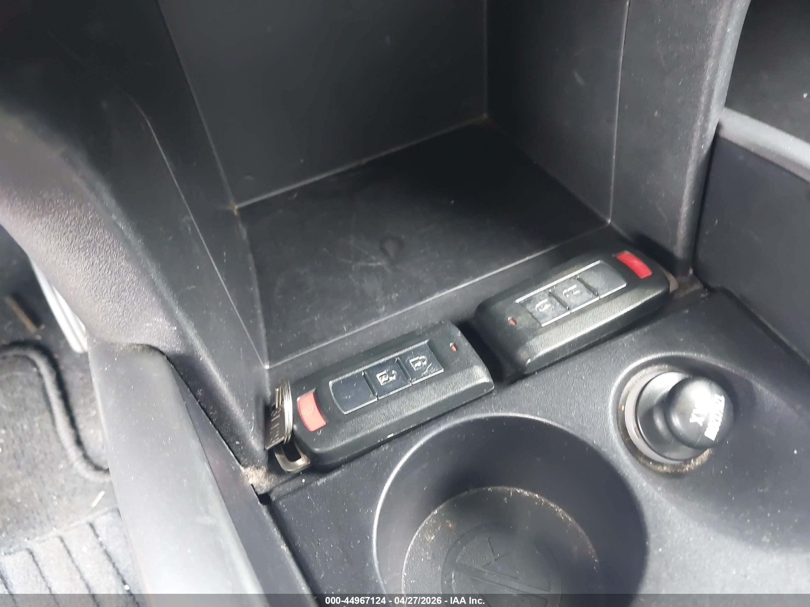 MITSUBISHI OUTLANDER image 11