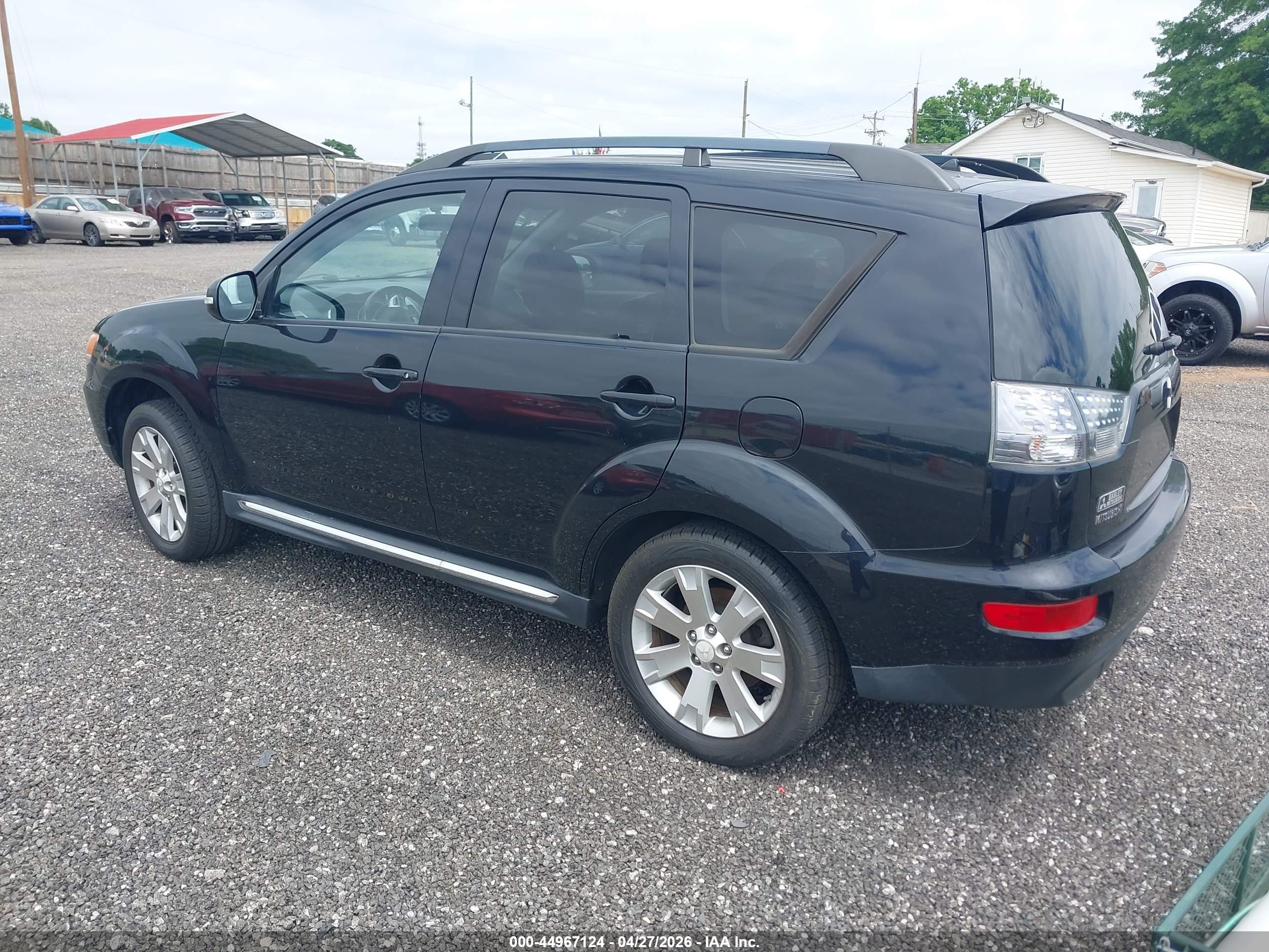 MITSUBISHI OUTLANDER image 3