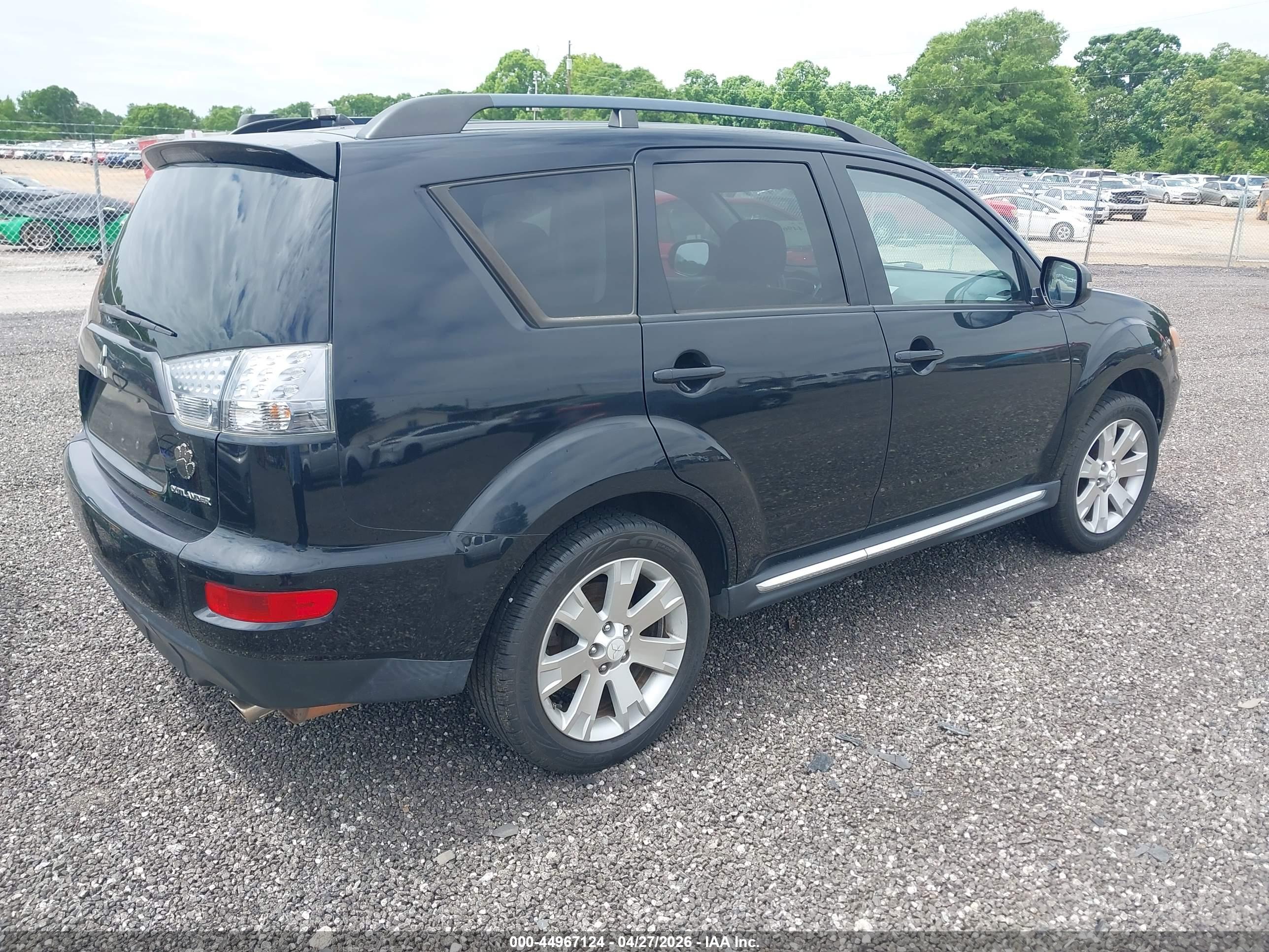 MITSUBISHI OUTLANDER image 4