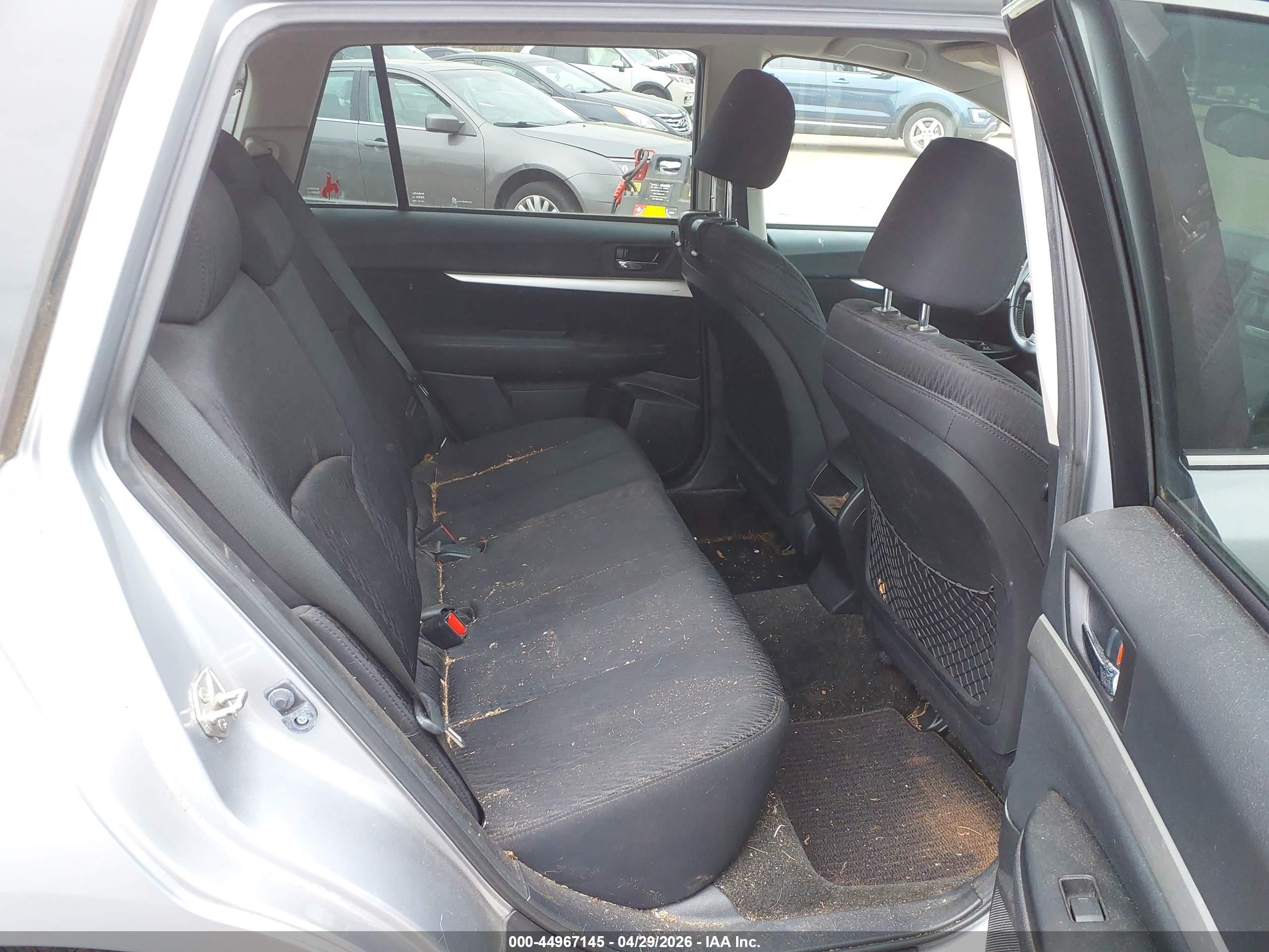 SUBARU OUTBACK image 8