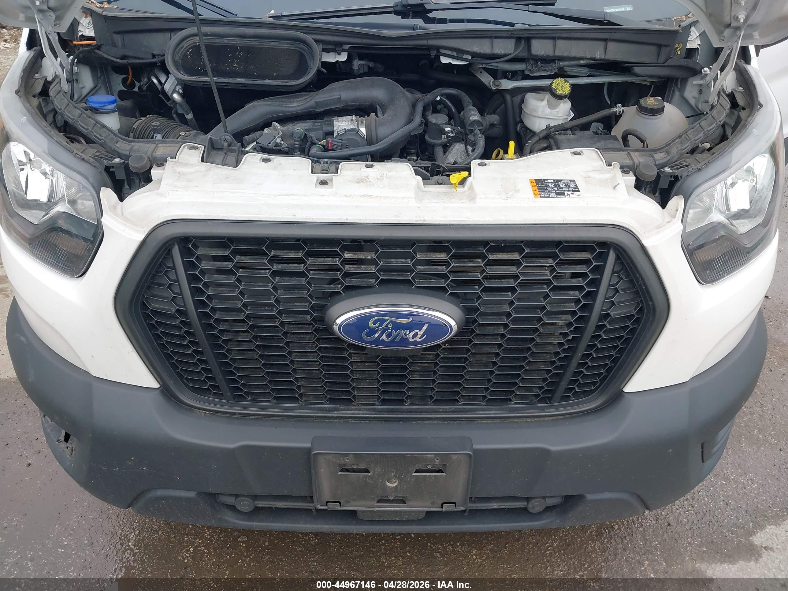 FORD TRANSIT-250 image 10