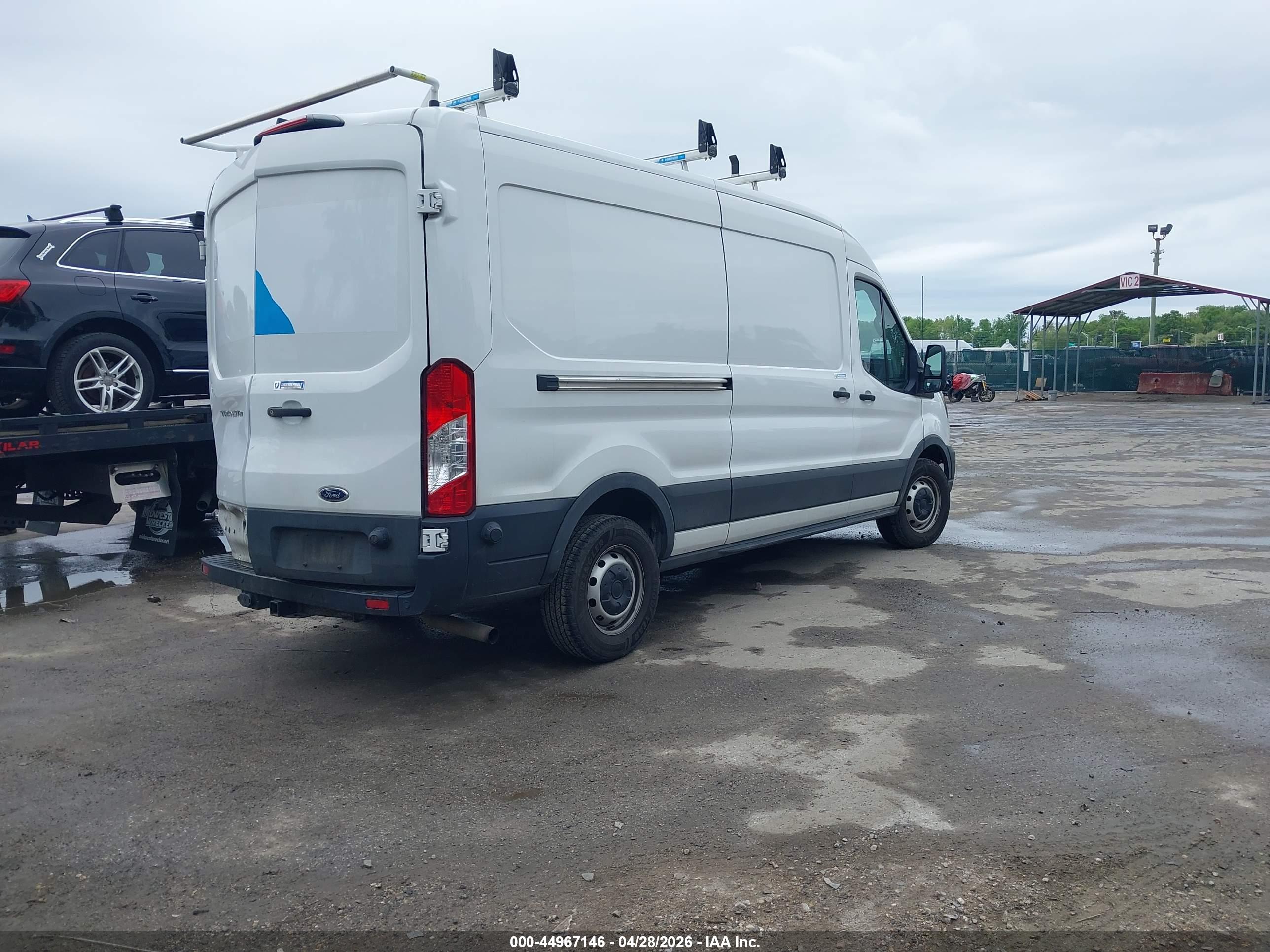 FORD TRANSIT-250 image 4