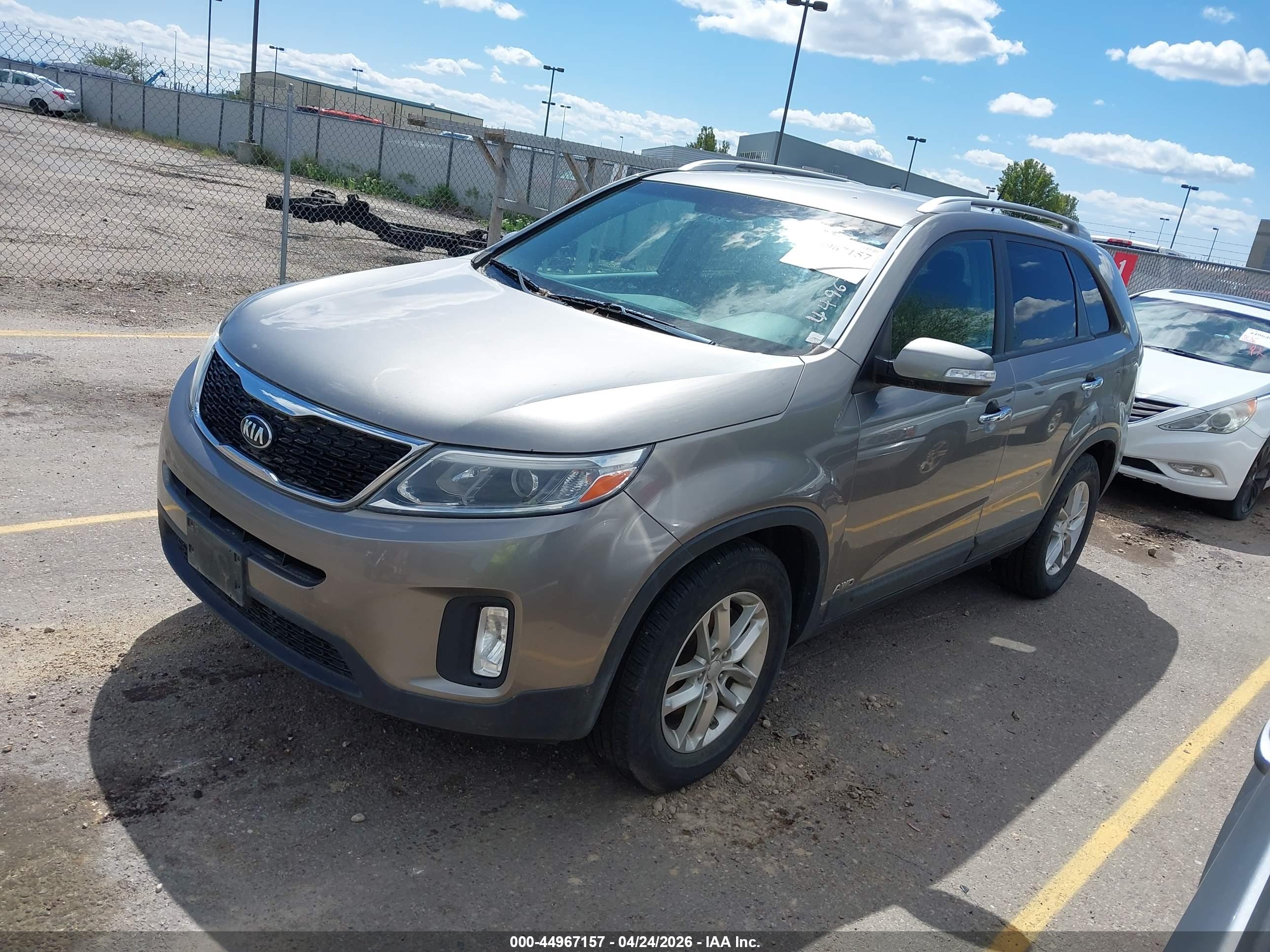 KIA SORENTO image 2