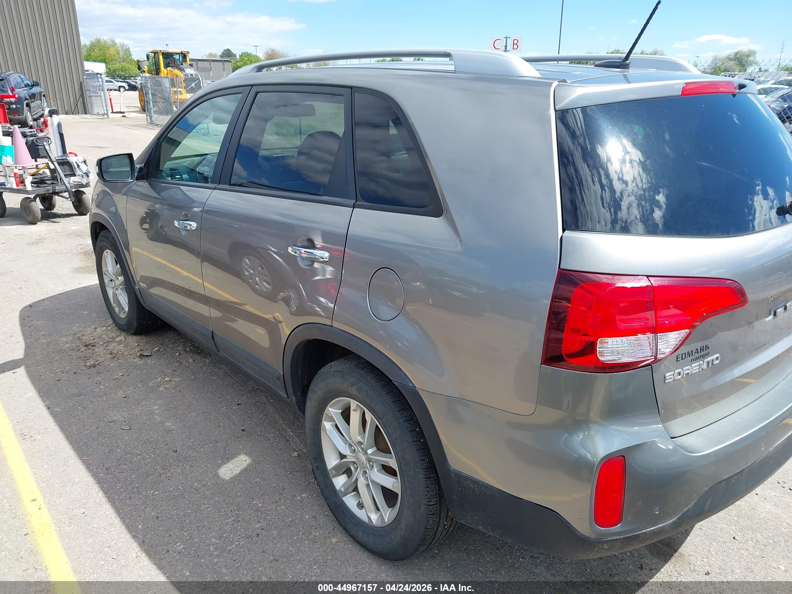 KIA SORENTO image 3