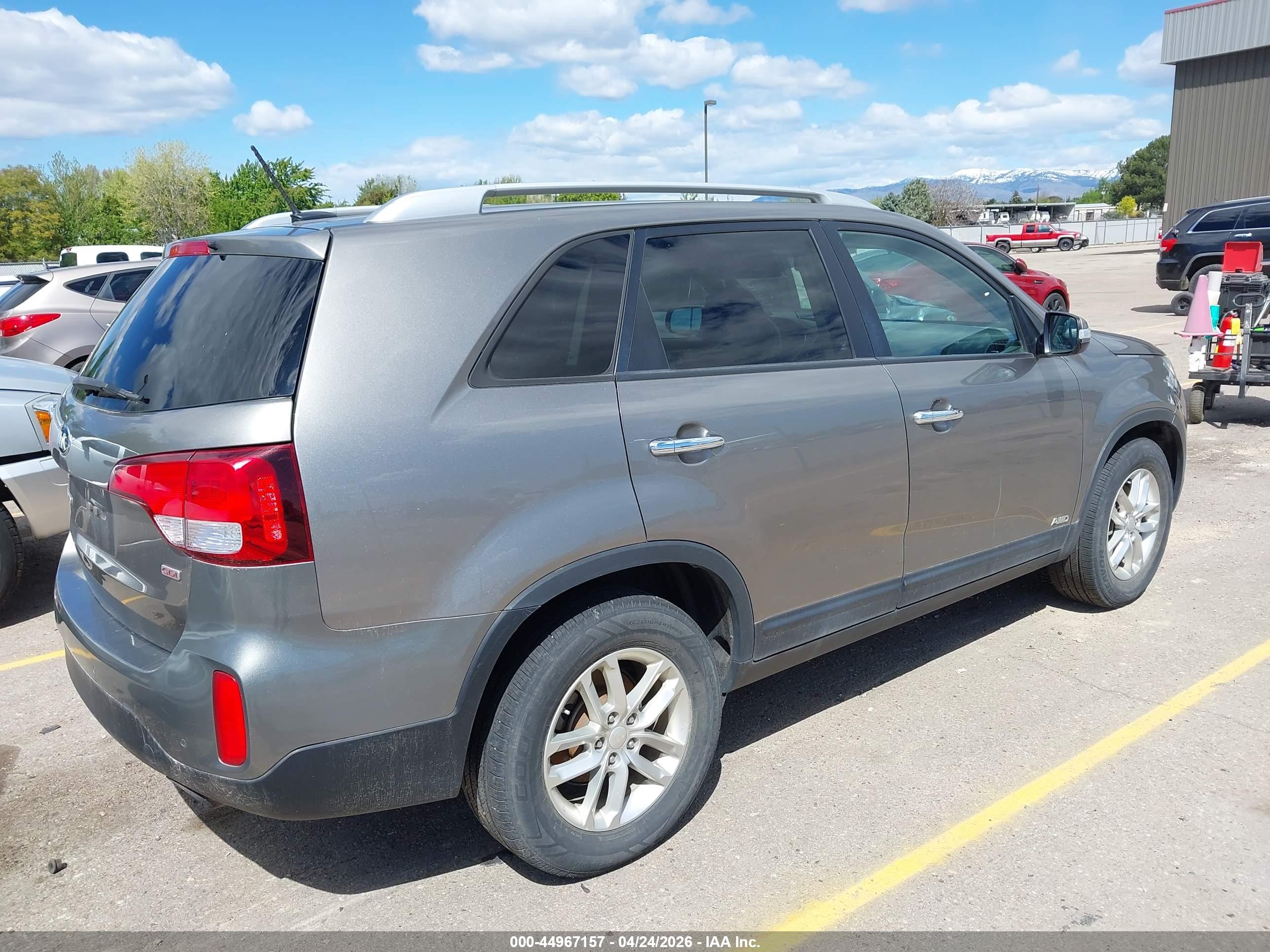 KIA SORENTO image 4