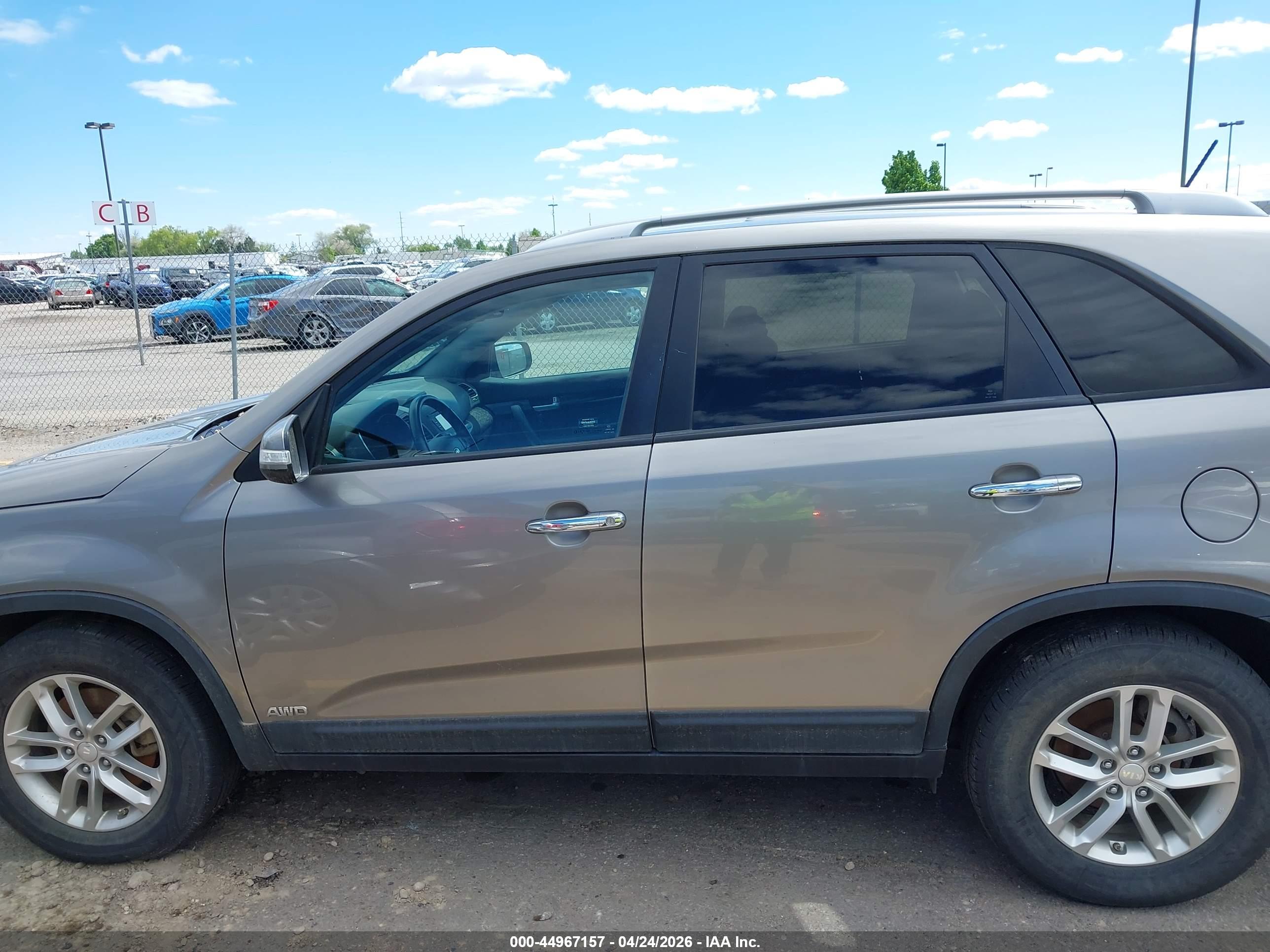 KIA SORENTO image 6