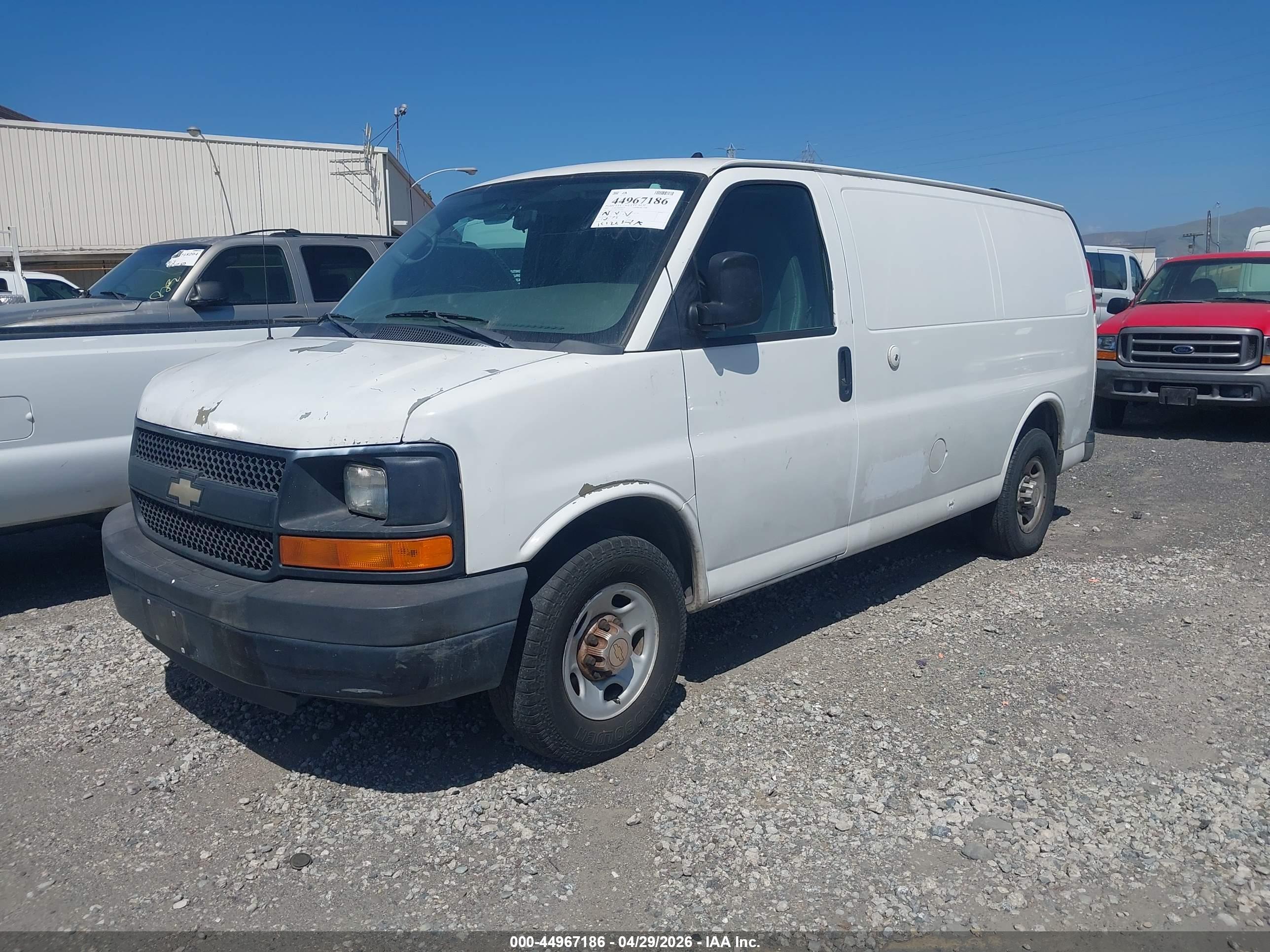 CHEVROLET EXPRESS image 2