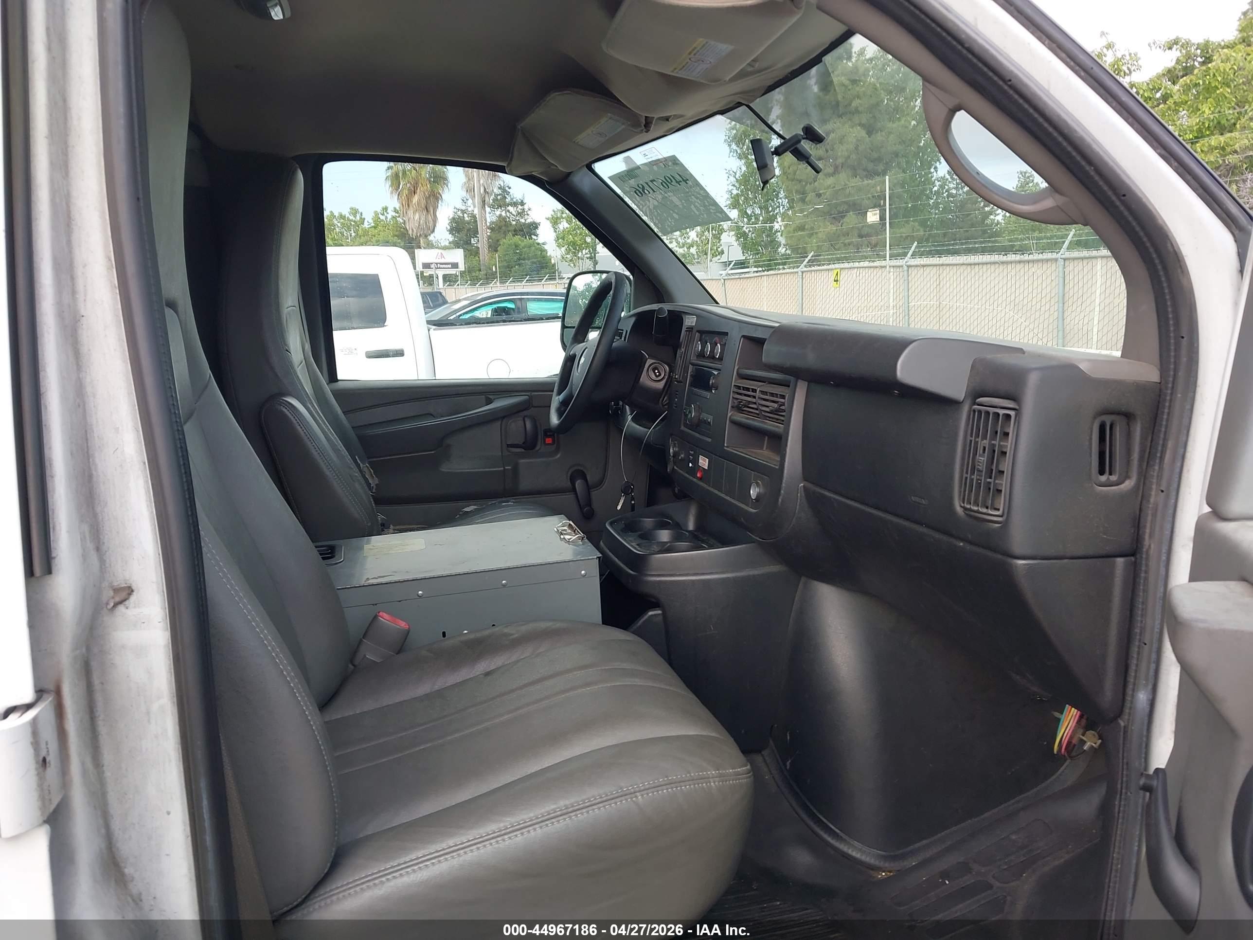 CHEVROLET EXPRESS image 5