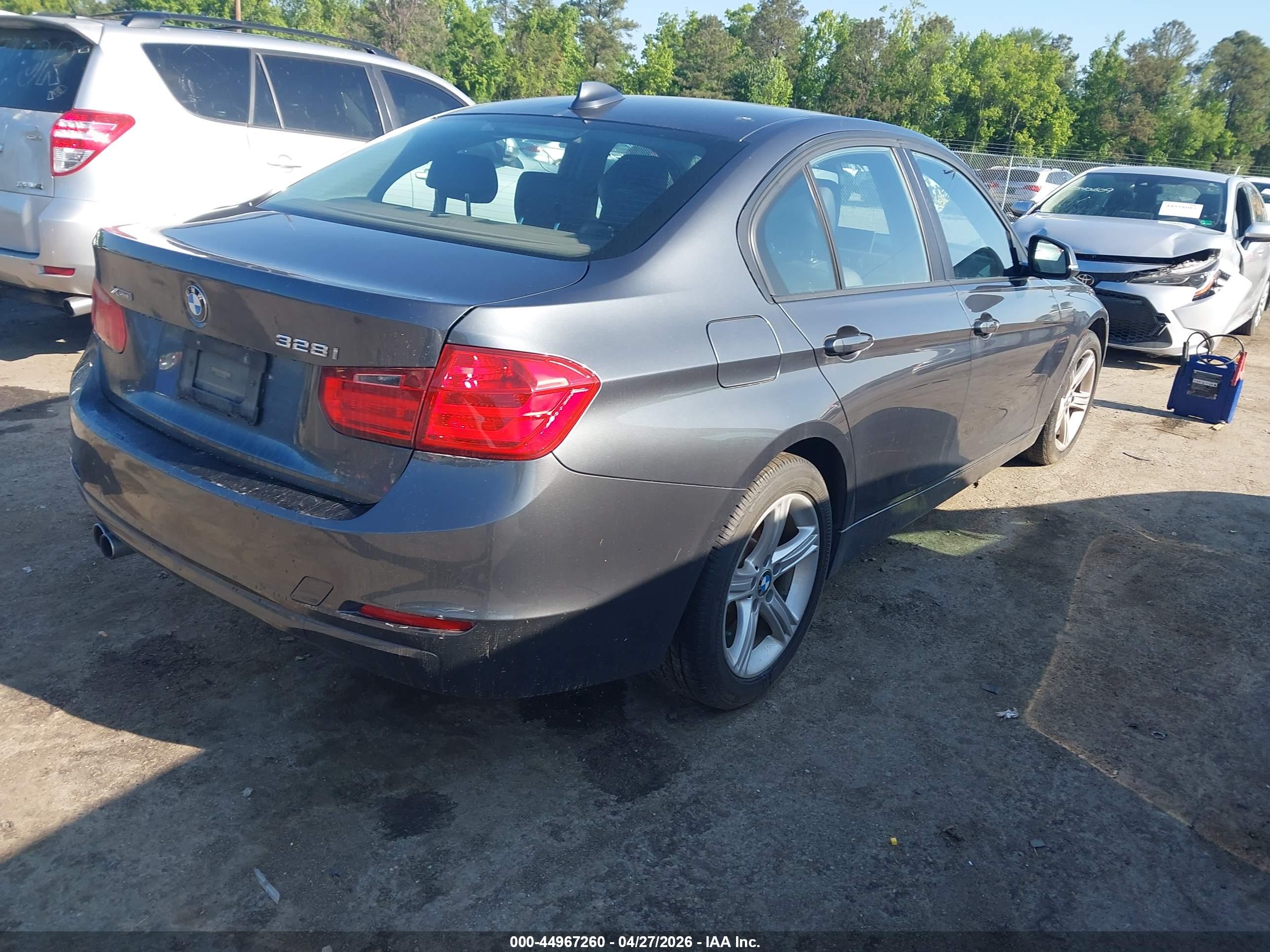 BMW 328I image 4