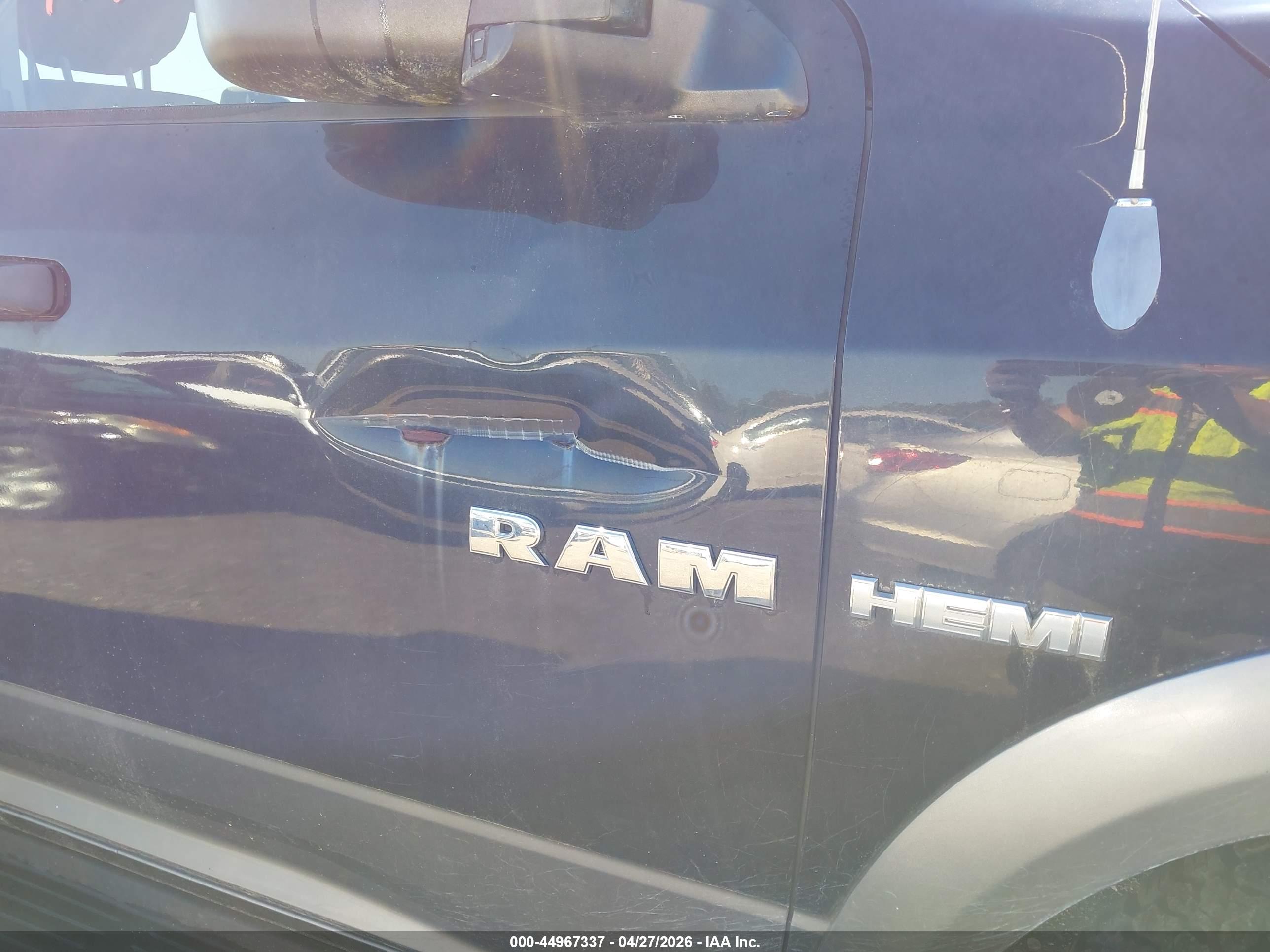 DODGE RAM image 6