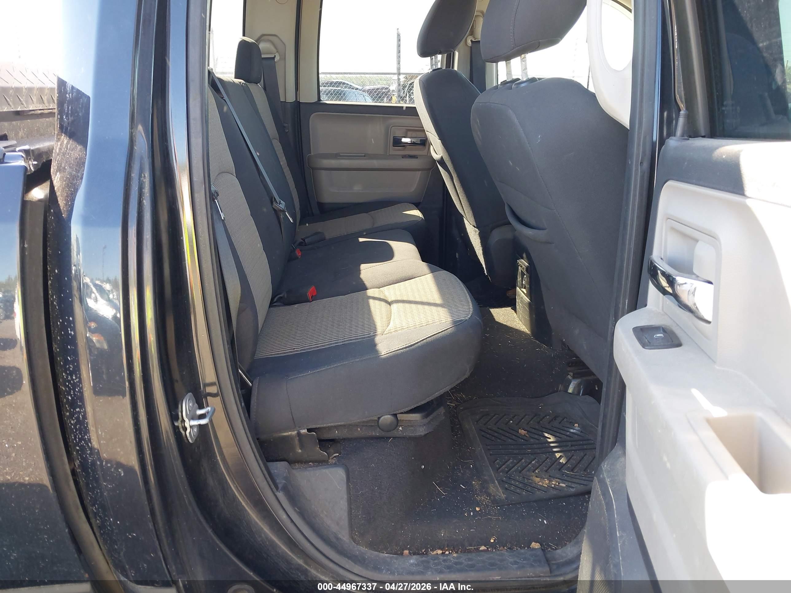 DODGE RAM image 8