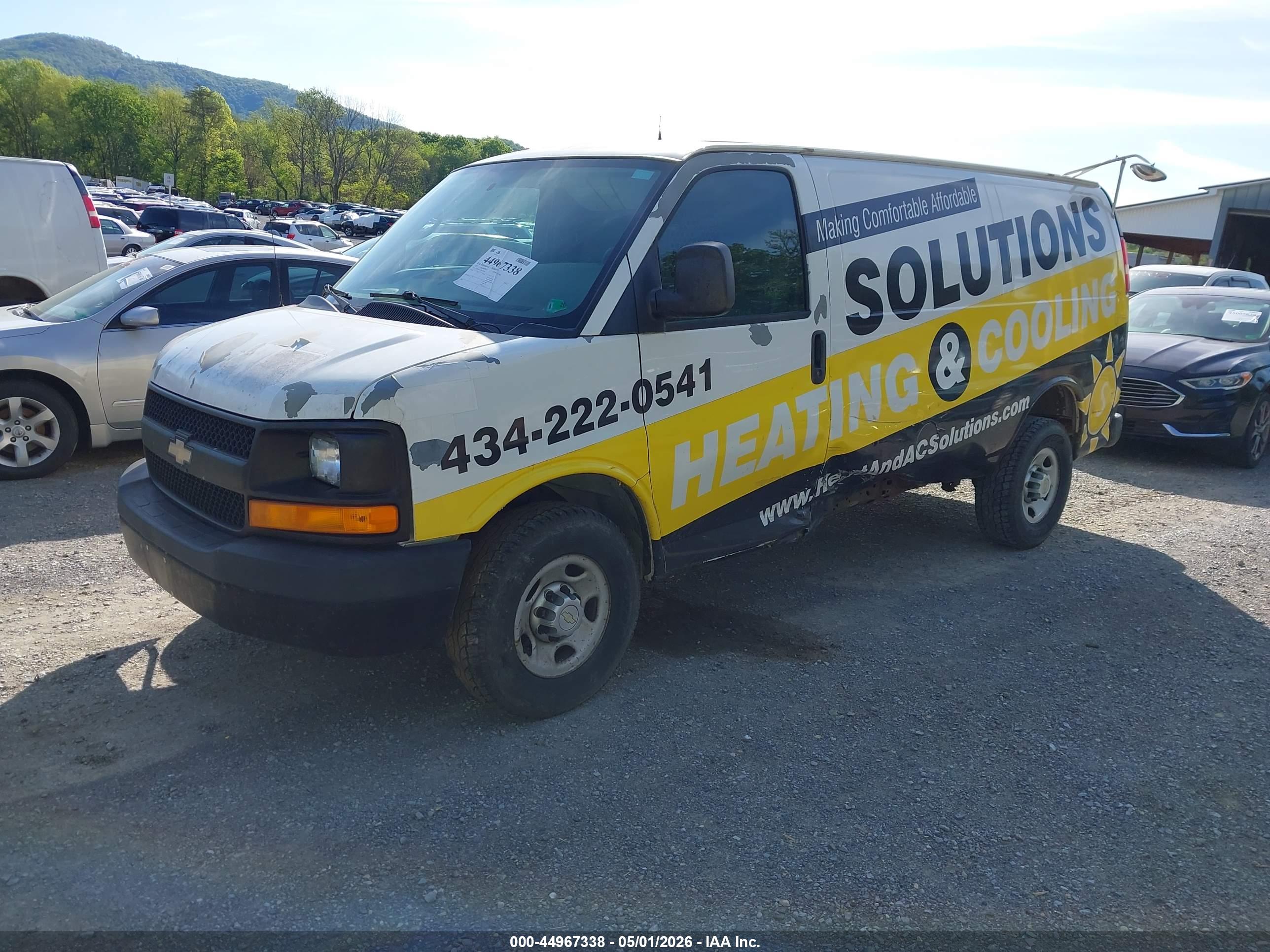 CHEVROLET EXPRESS image 2
