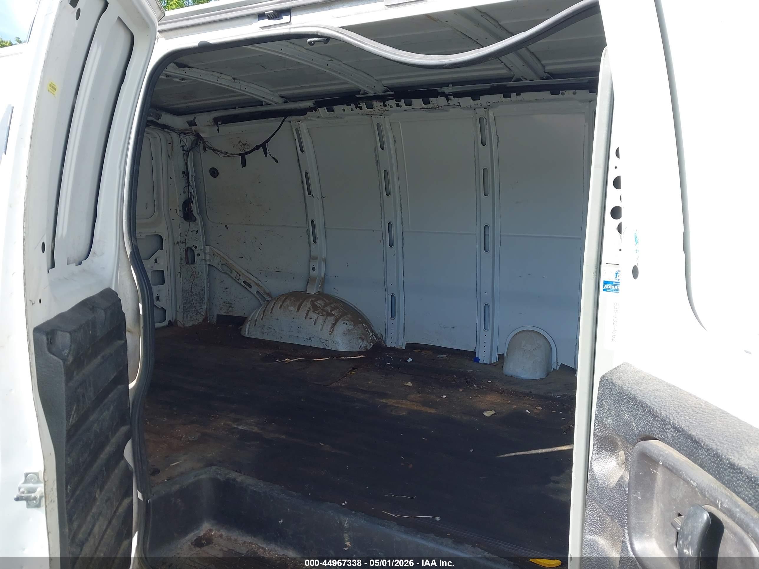 CHEVROLET EXPRESS image 8