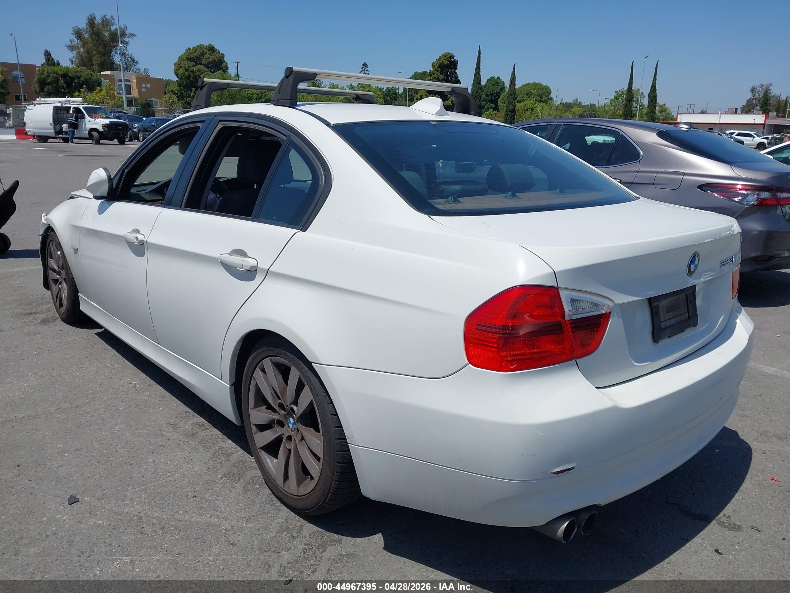 BMW 328I image 3