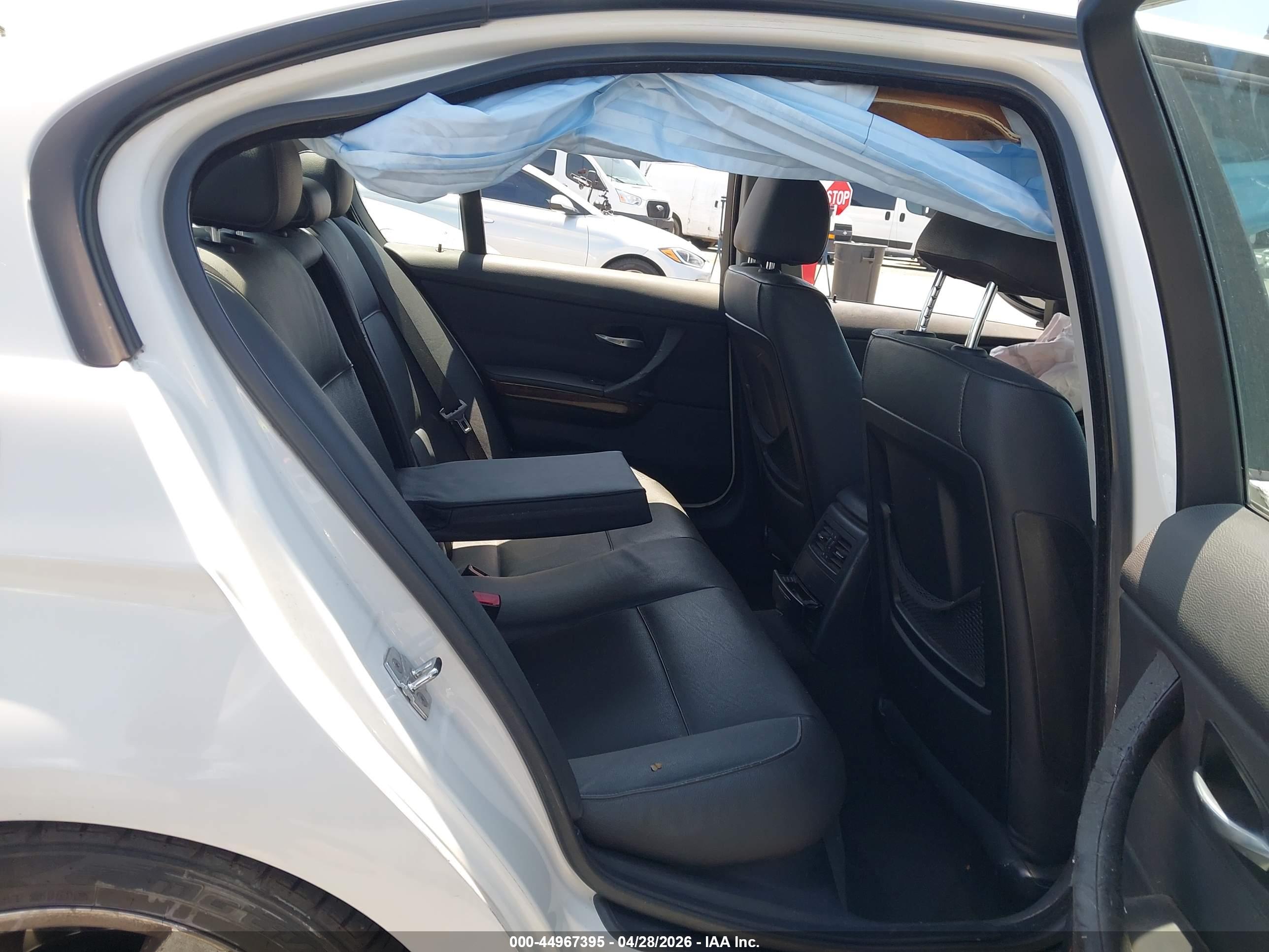 BMW 328I image 8