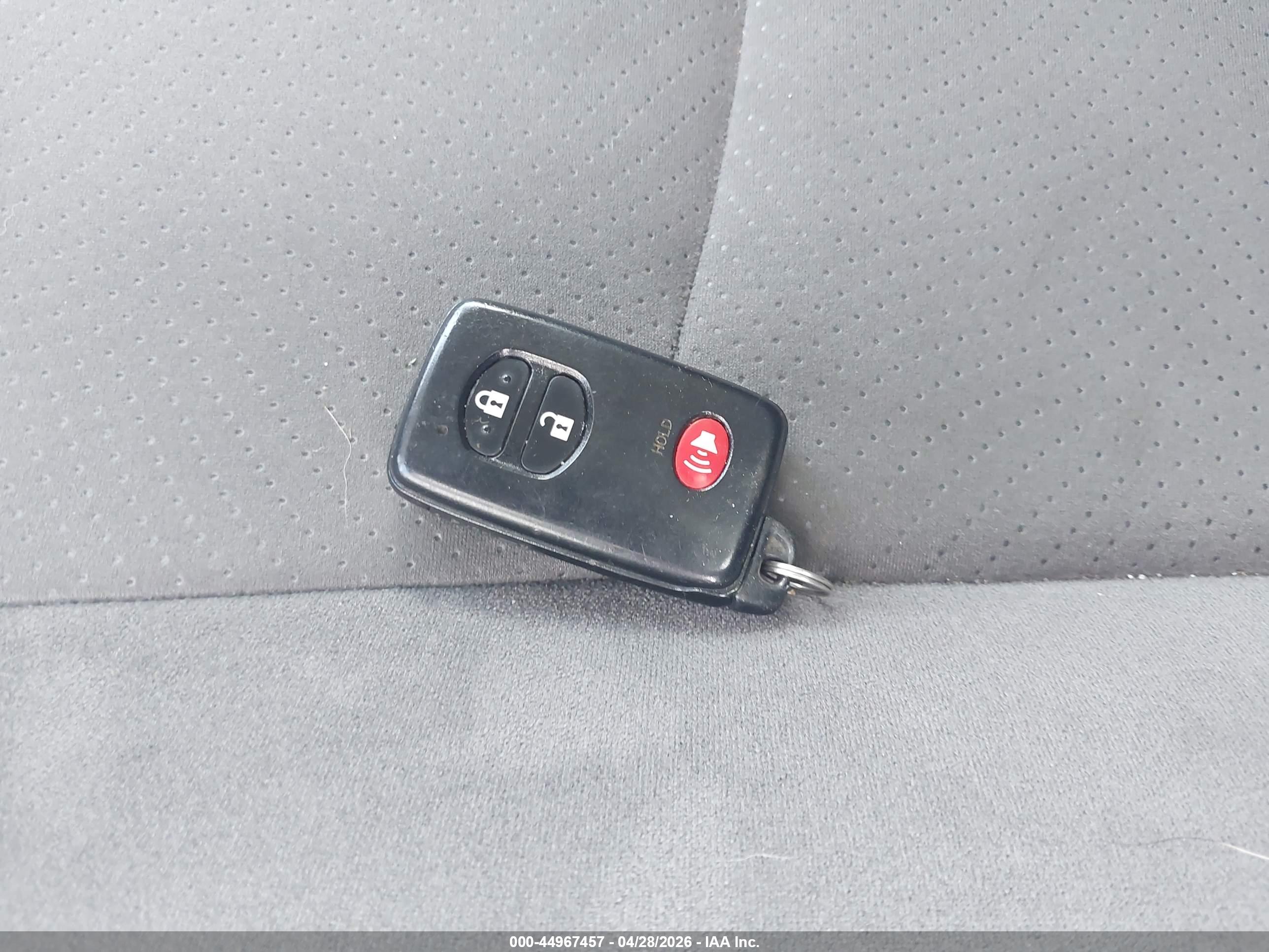 TOYOTA PRIUS image 11