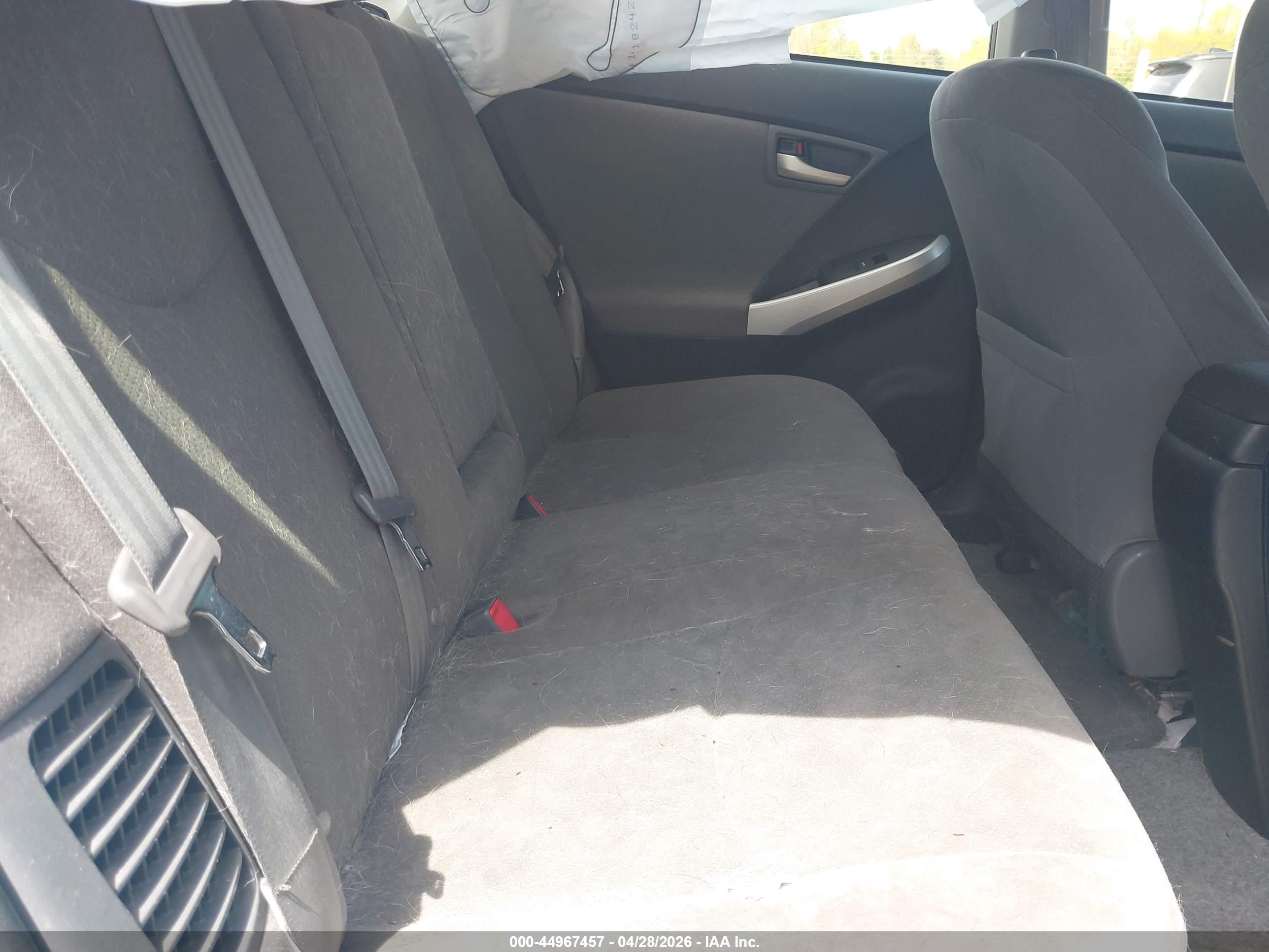 TOYOTA PRIUS image 8