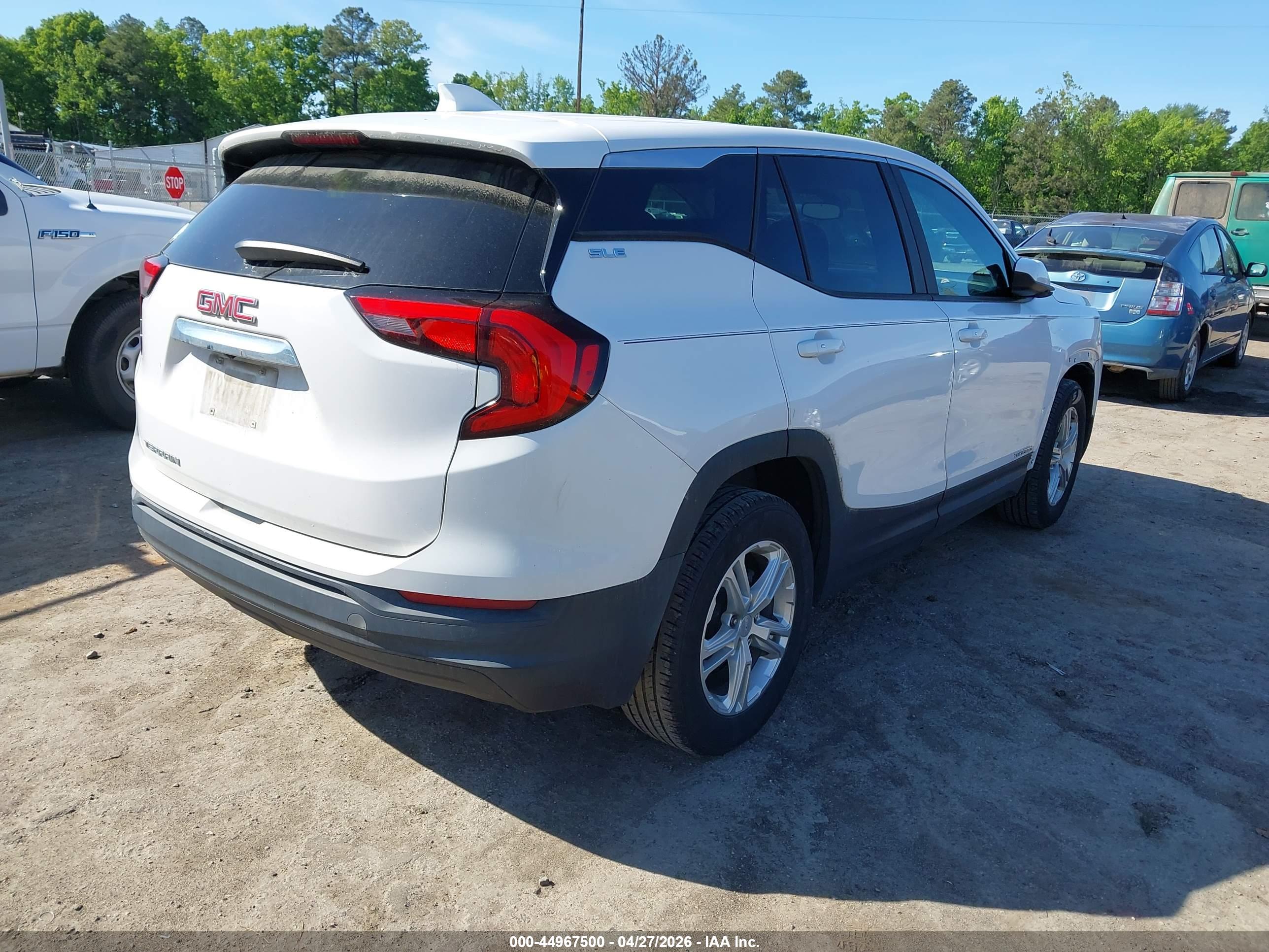 GMC TERRAIN image 4