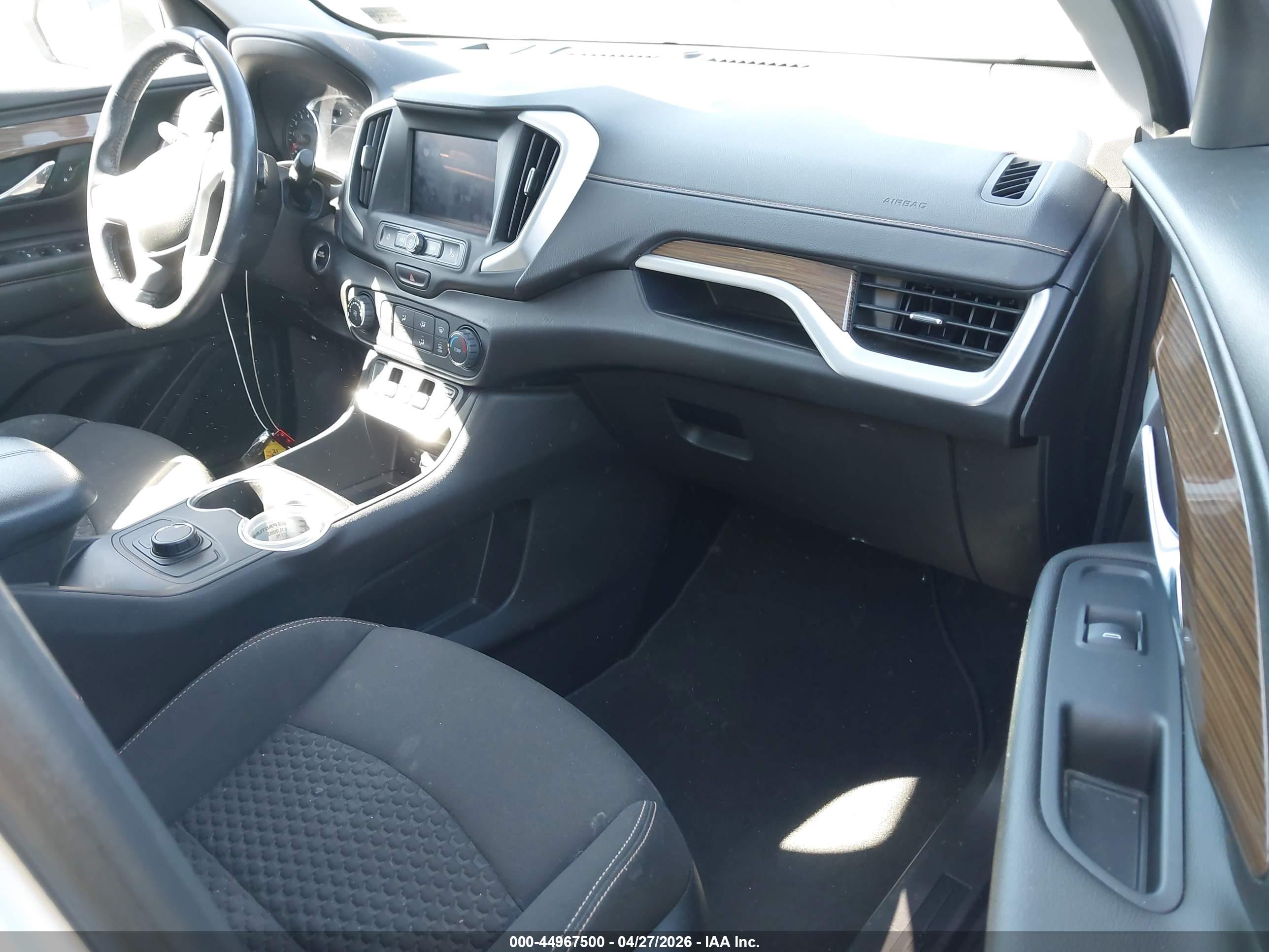 GMC TERRAIN image 5