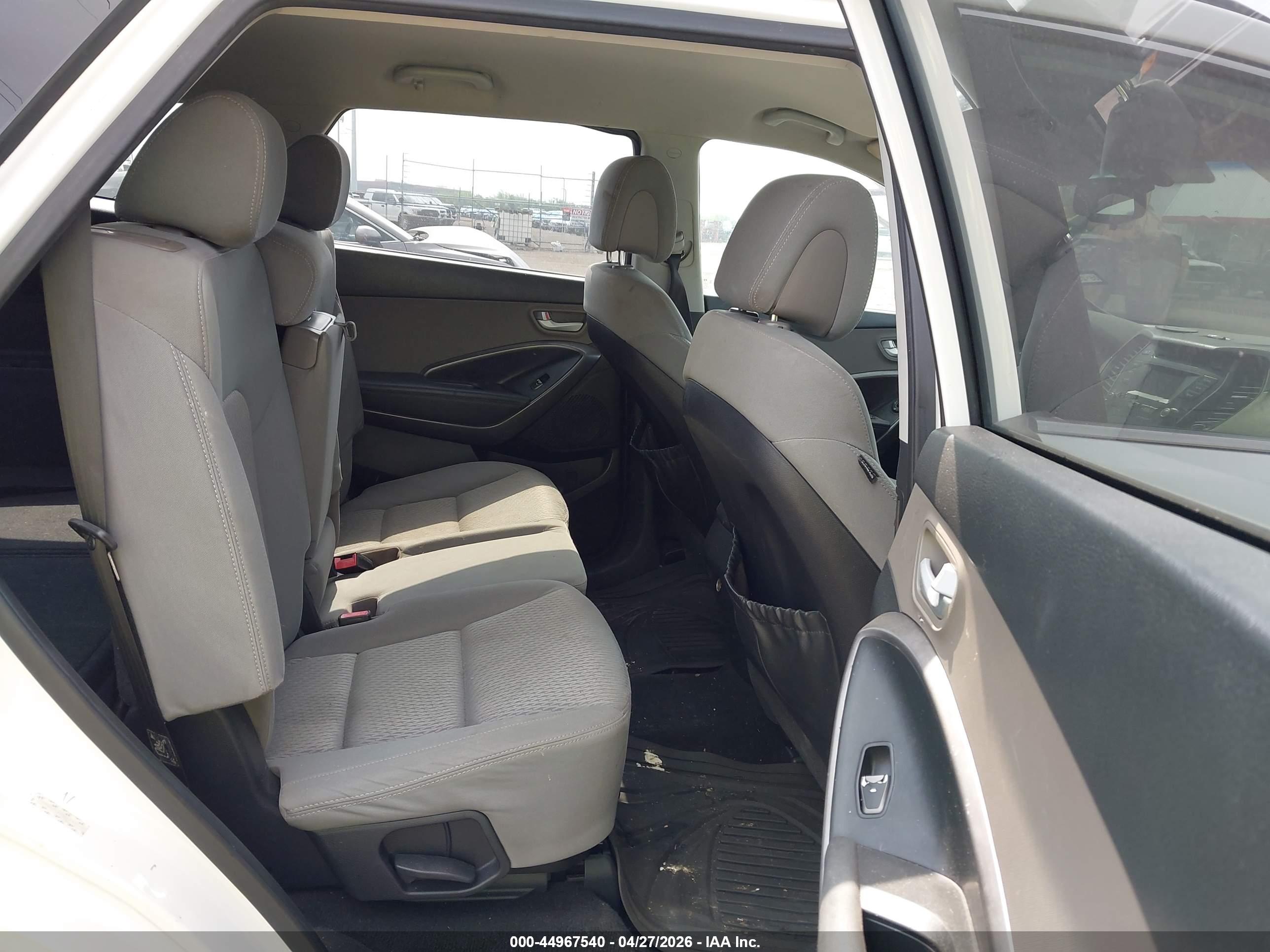 HYUNDAI SANTA image 8
