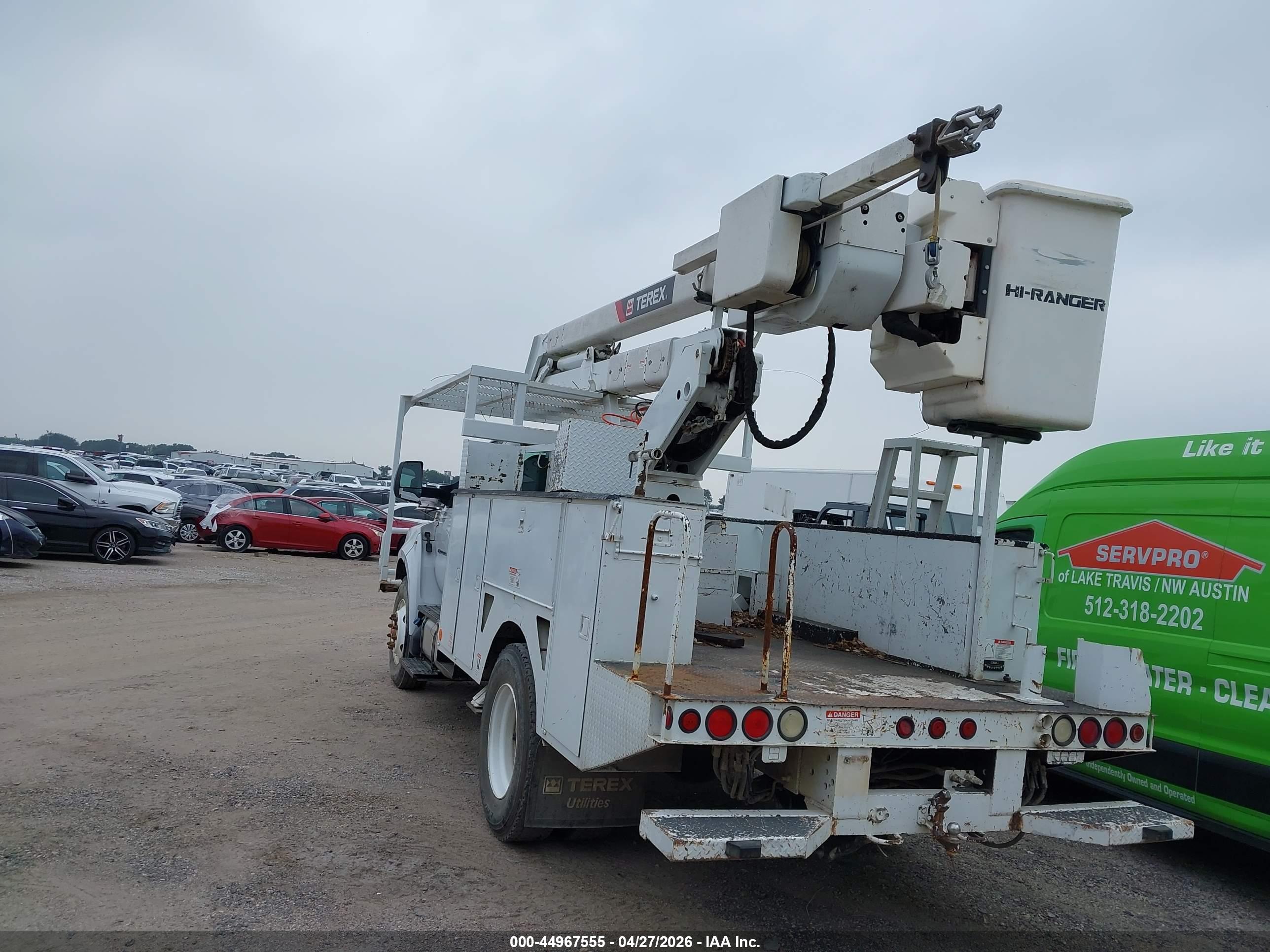 FORD F-750 image 3
