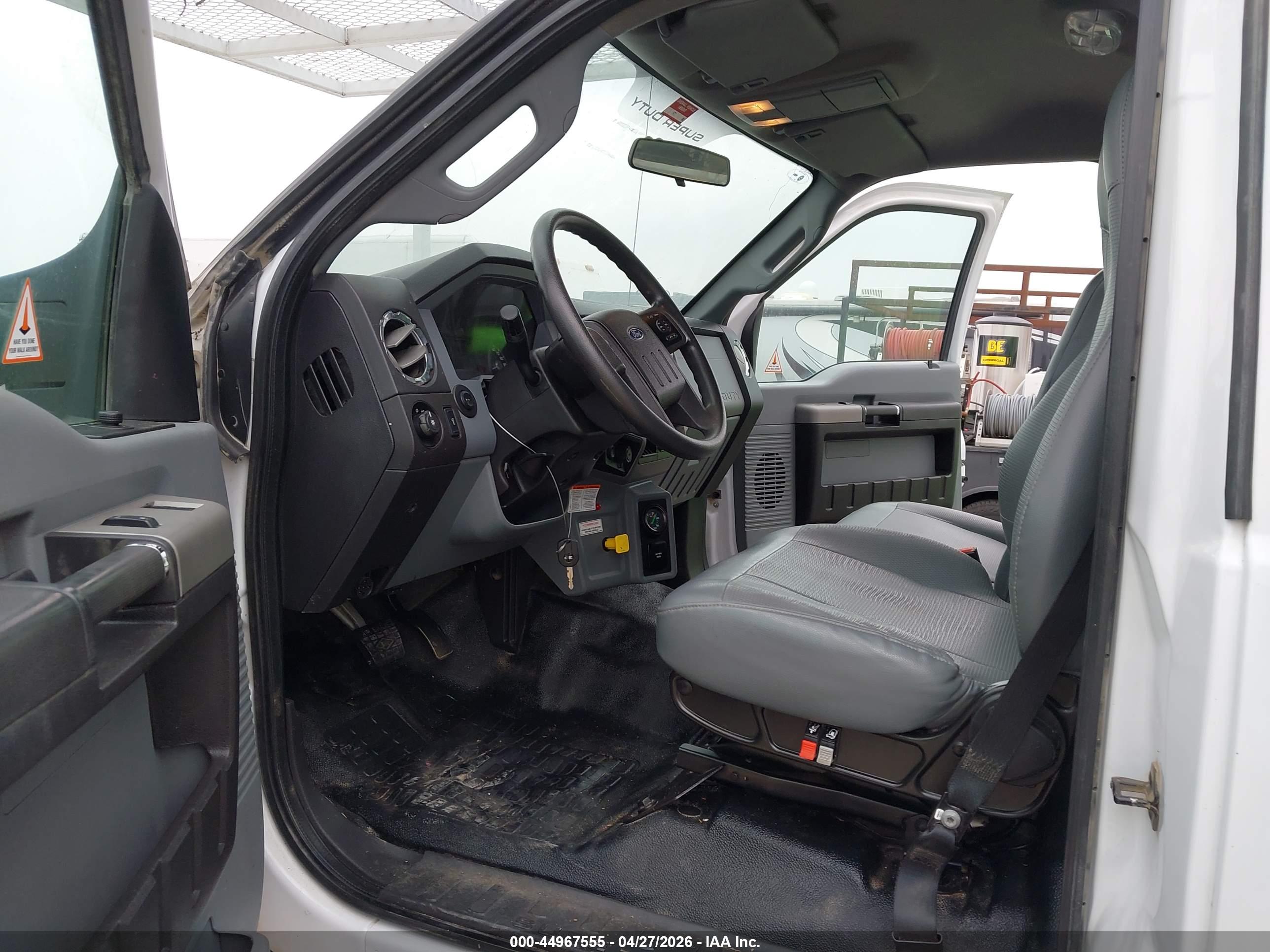 FORD F-750 image 7