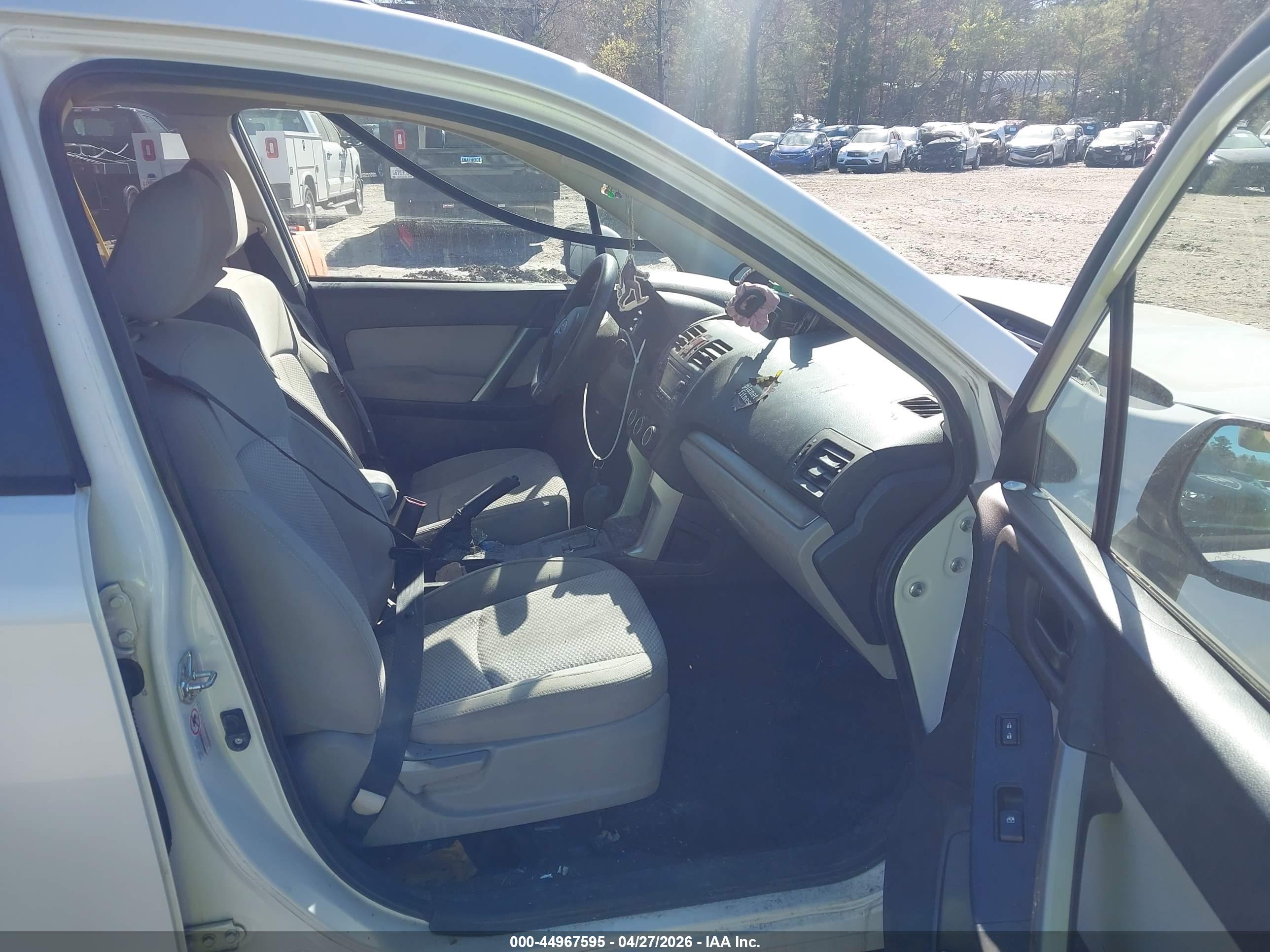 SUBARU FORESTER image 5