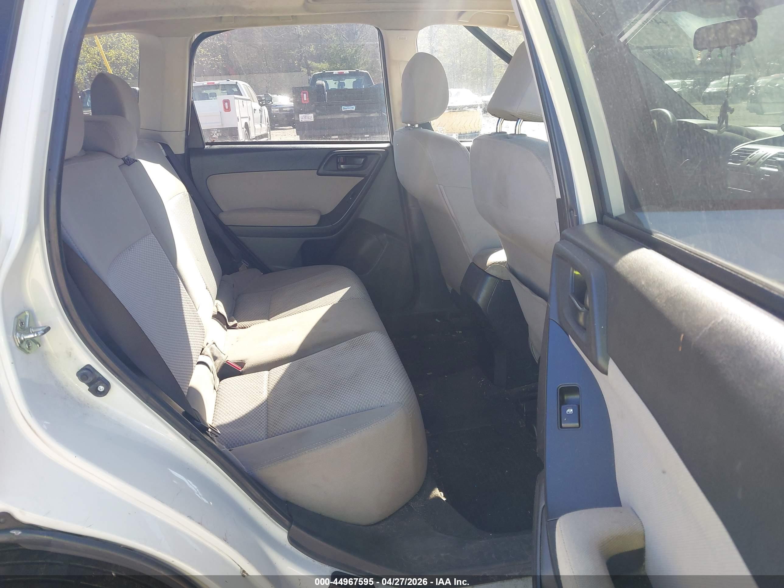 SUBARU FORESTER image 8