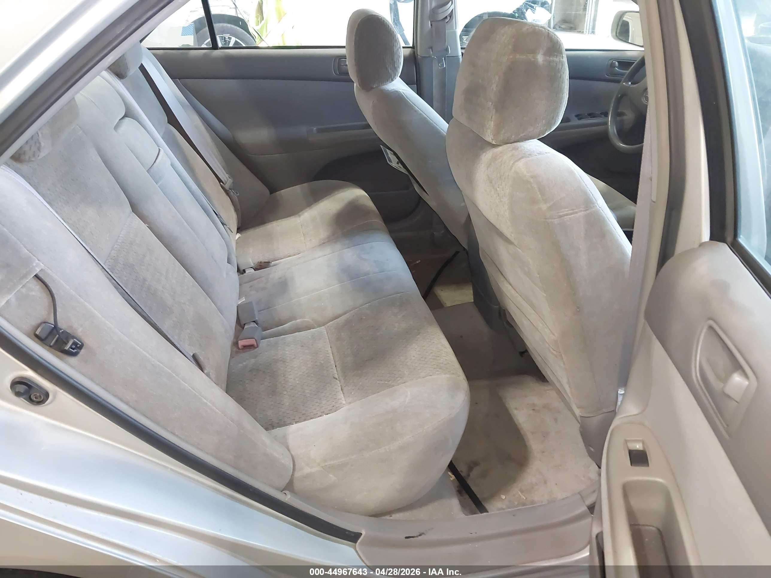 TOYOTA CAMRY image 8