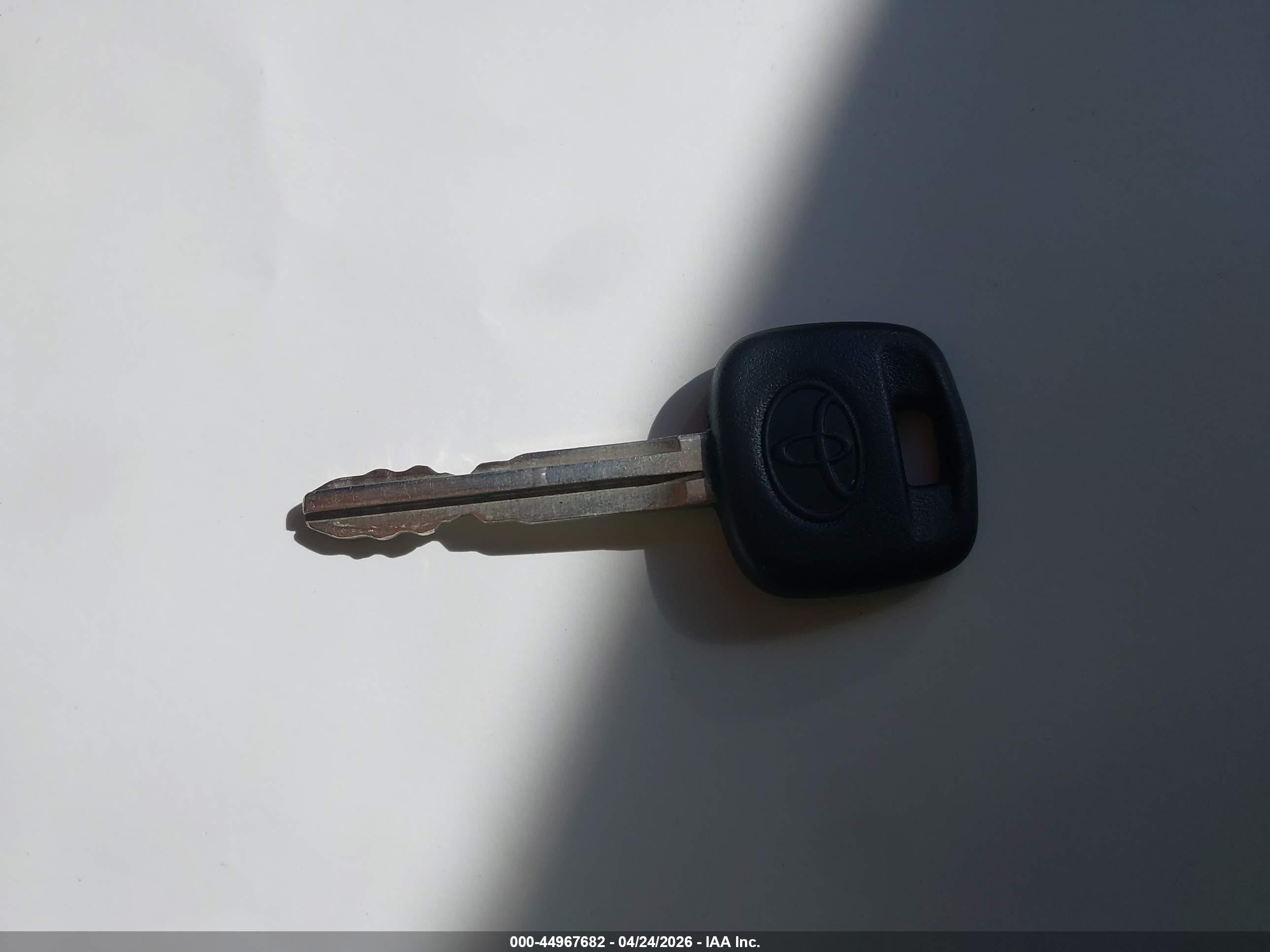 TOYOTA RAV4 image 11