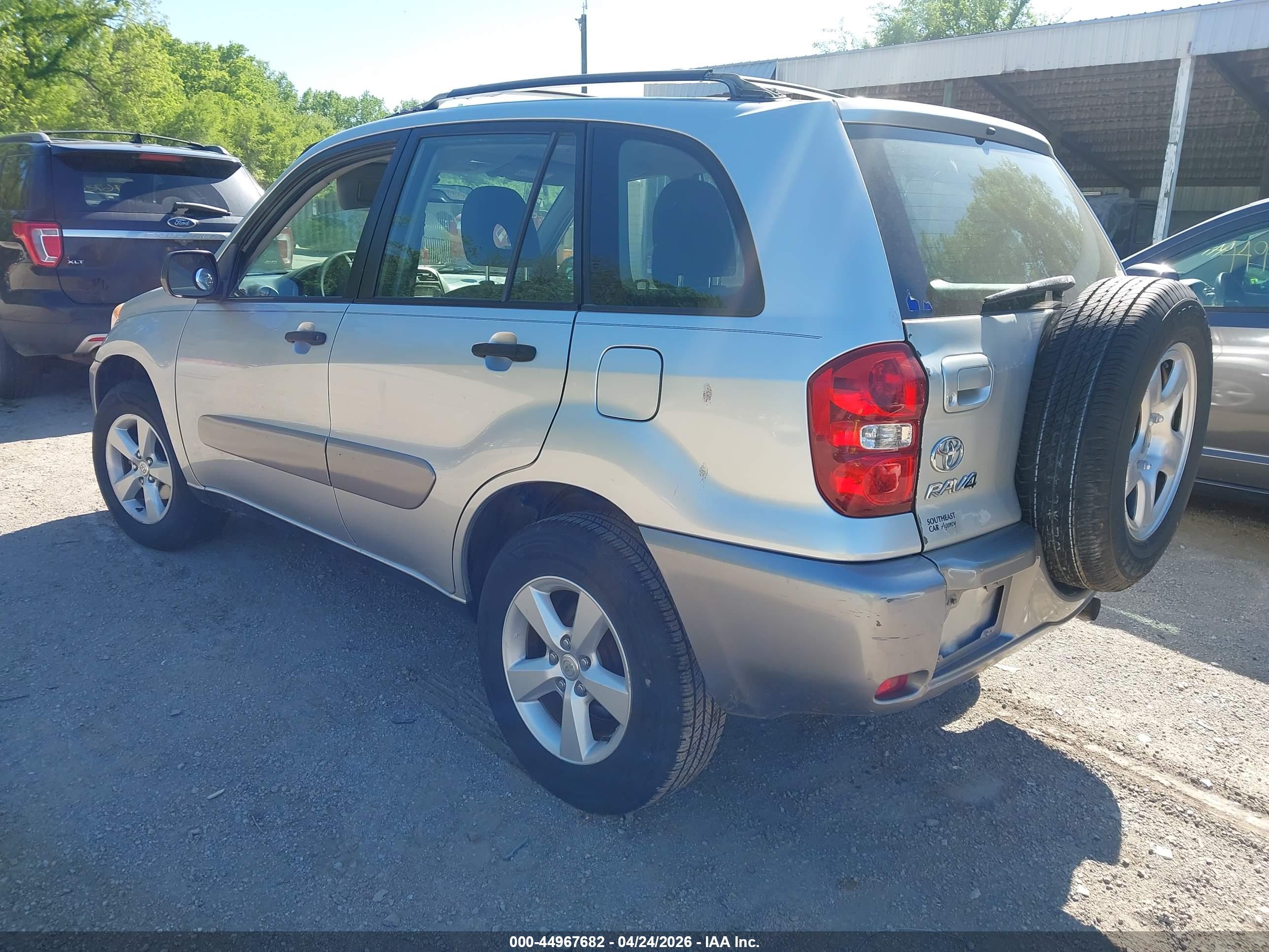 TOYOTA RAV4 image 3