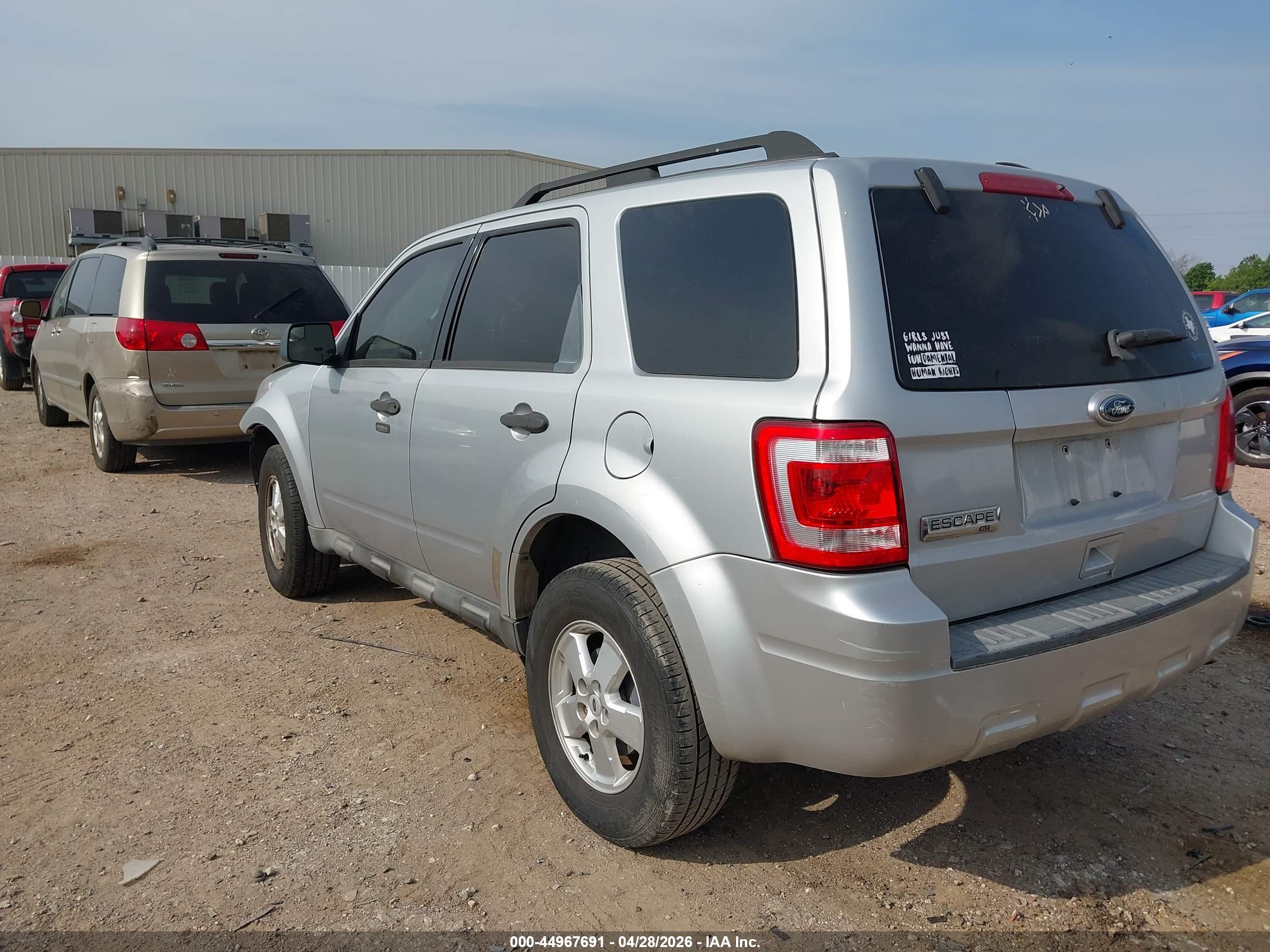 FORD ESCAPE image 3