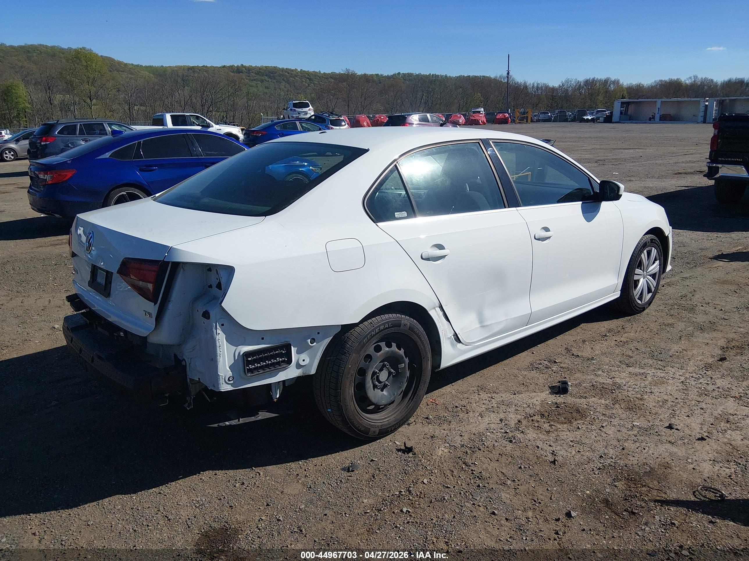 VOLKSWAGEN JETTA image 4