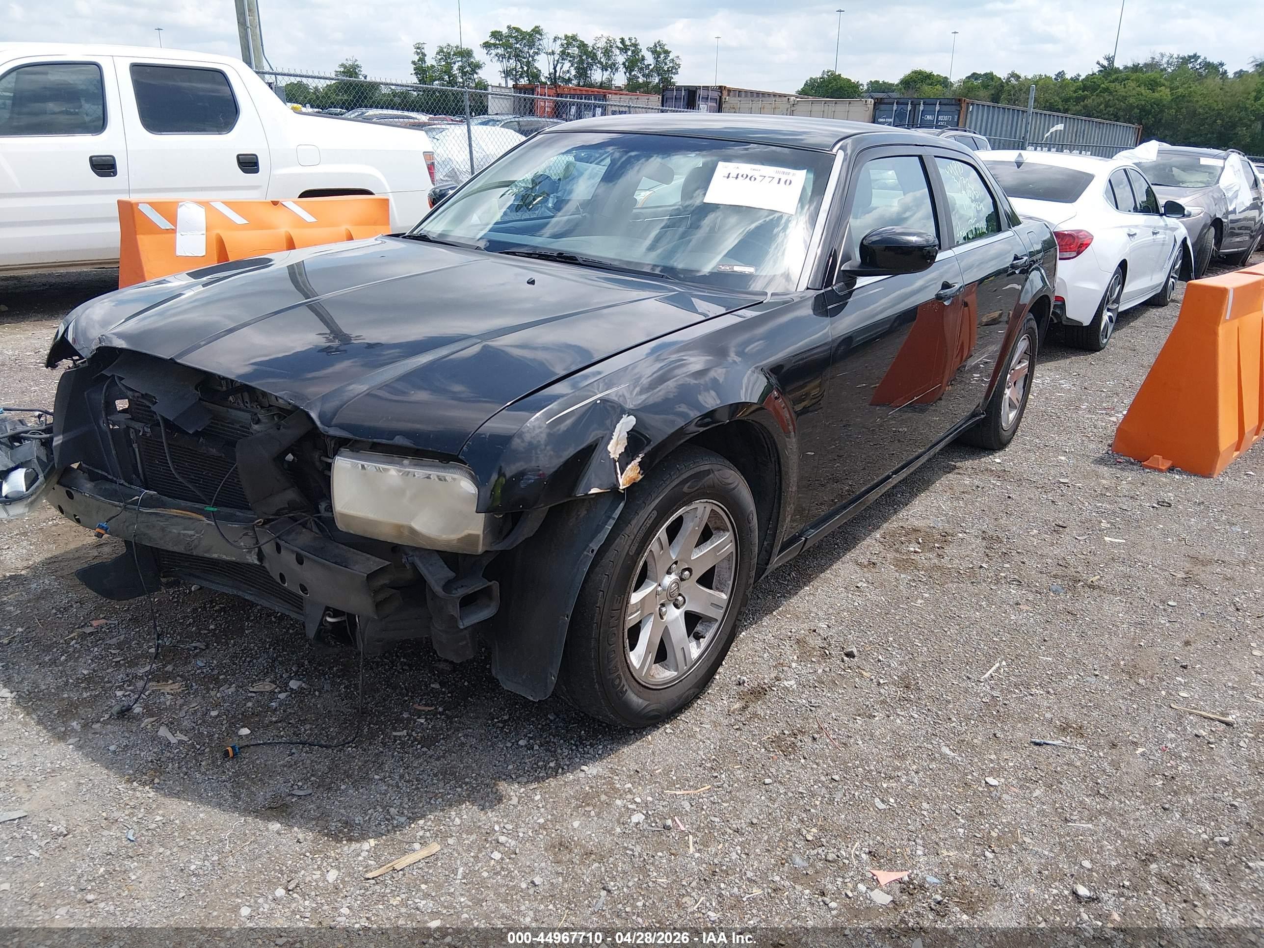 CHRYSLER 300 image 2