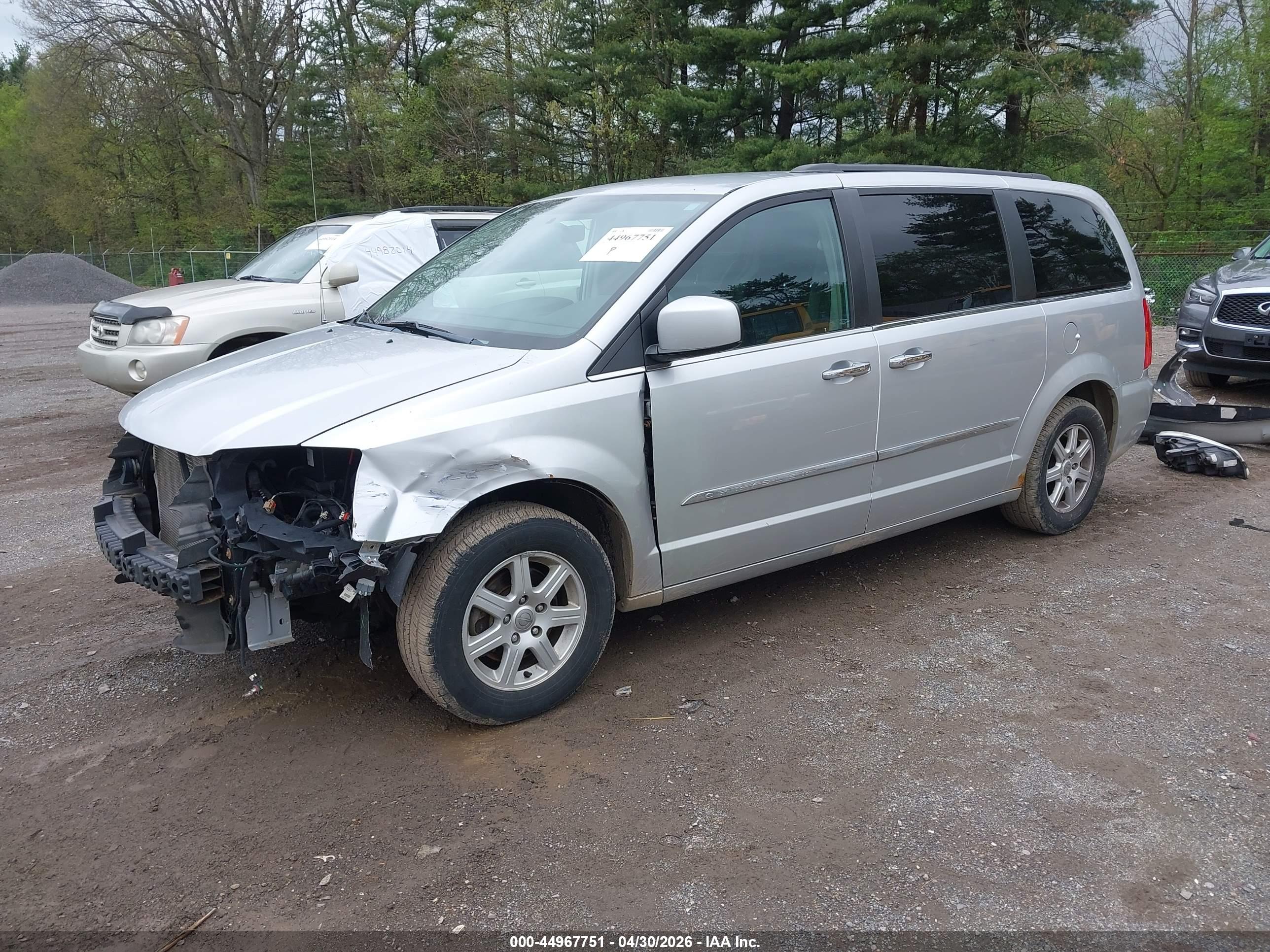 CHRYSLER TOWN image 2