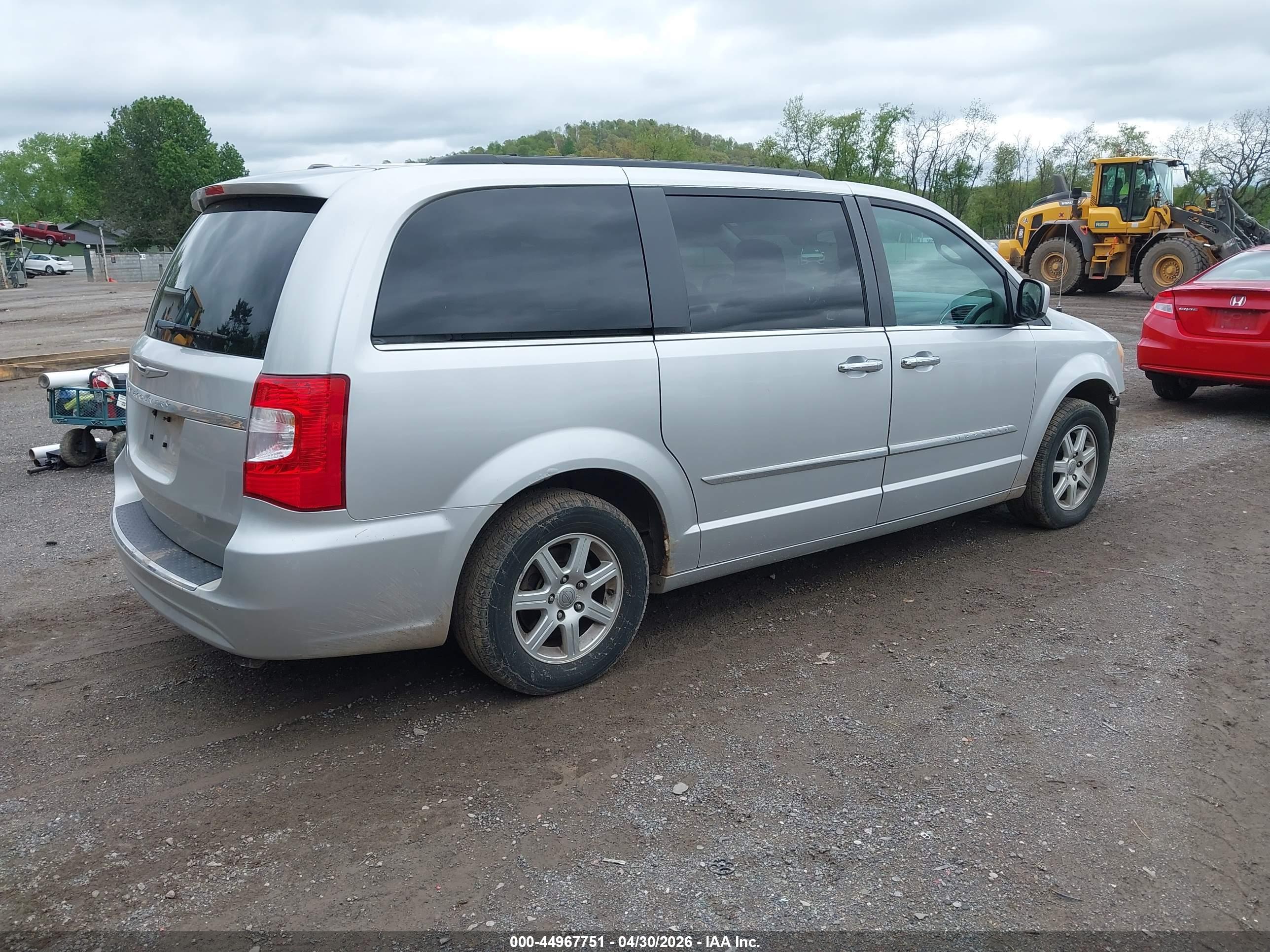 CHRYSLER TOWN image 4