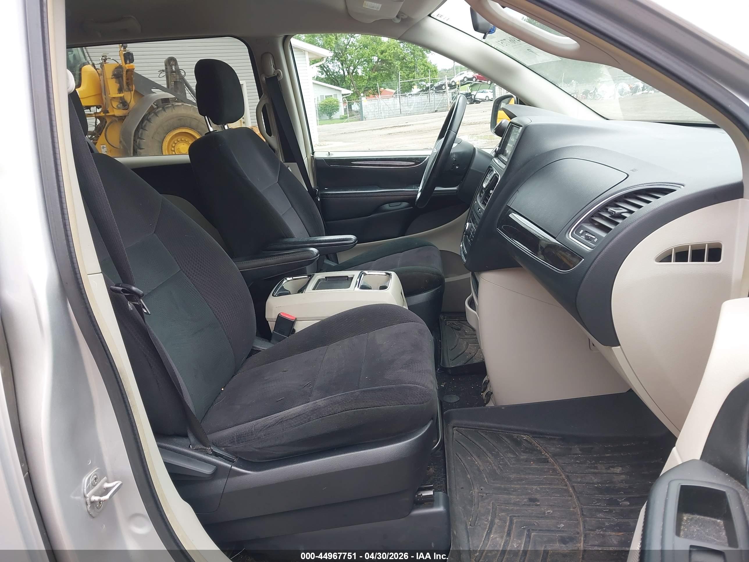 CHRYSLER TOWN image 5