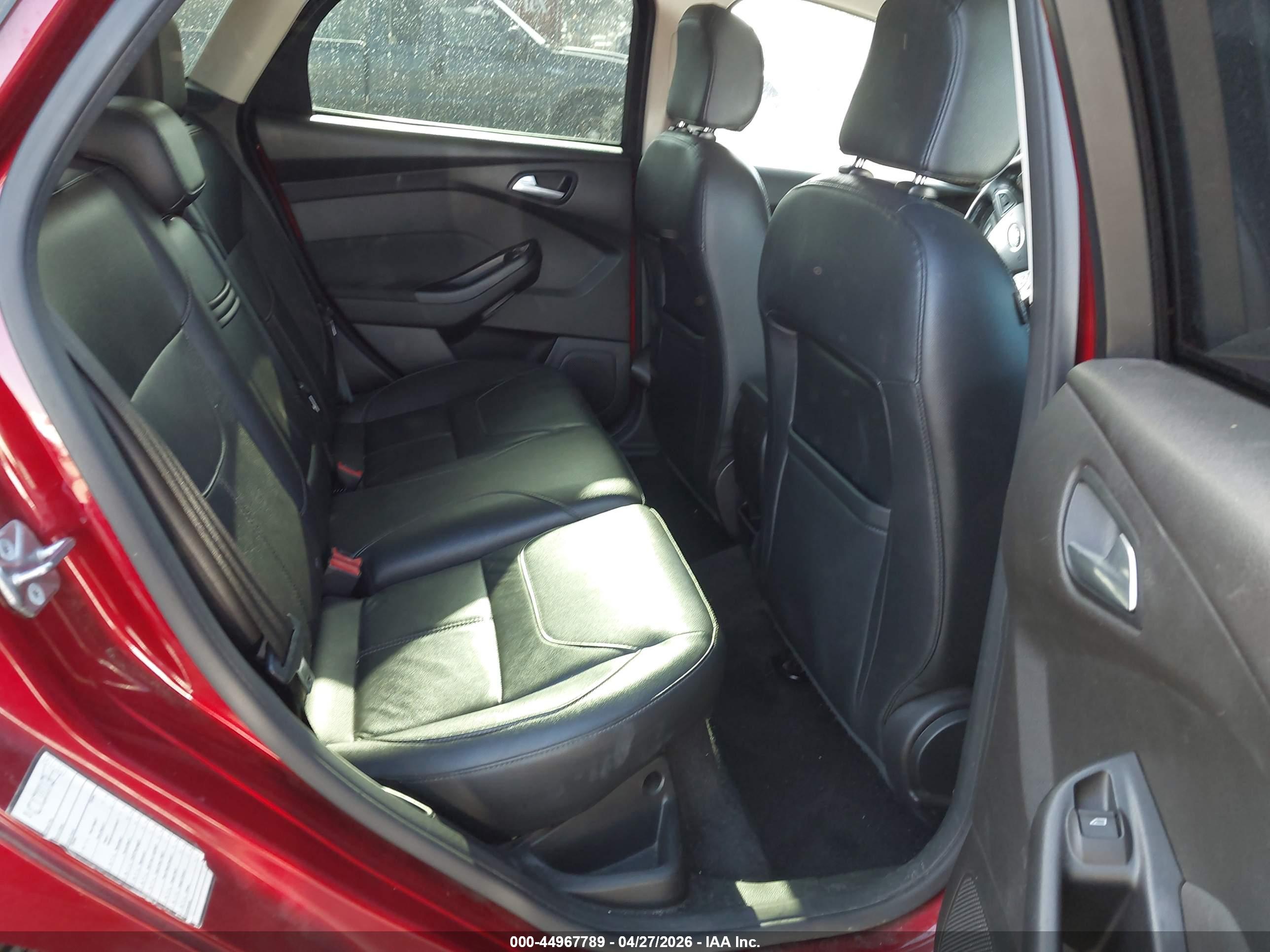 FORD FOCUS image 8