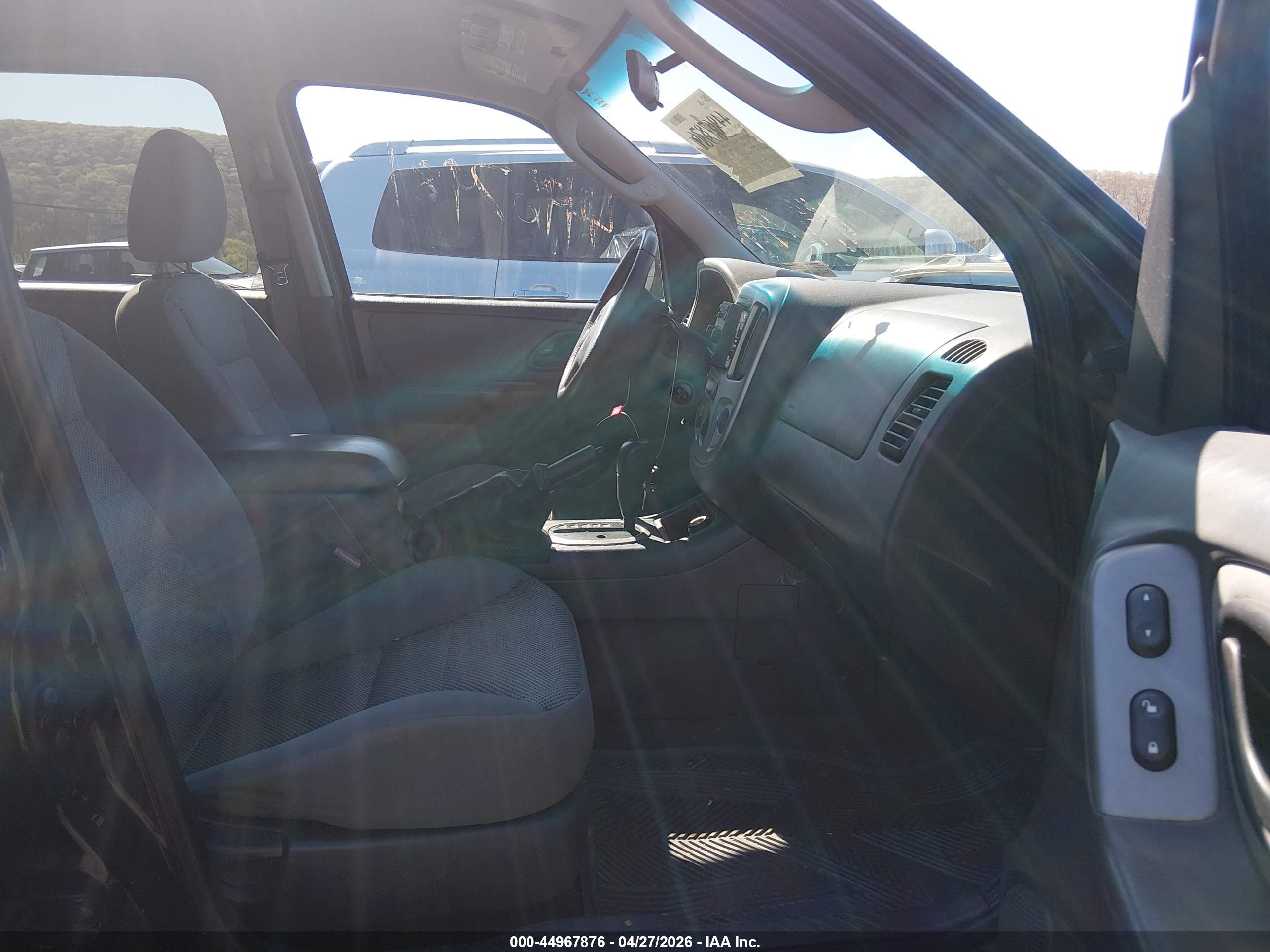 FORD ESCAPE image 5