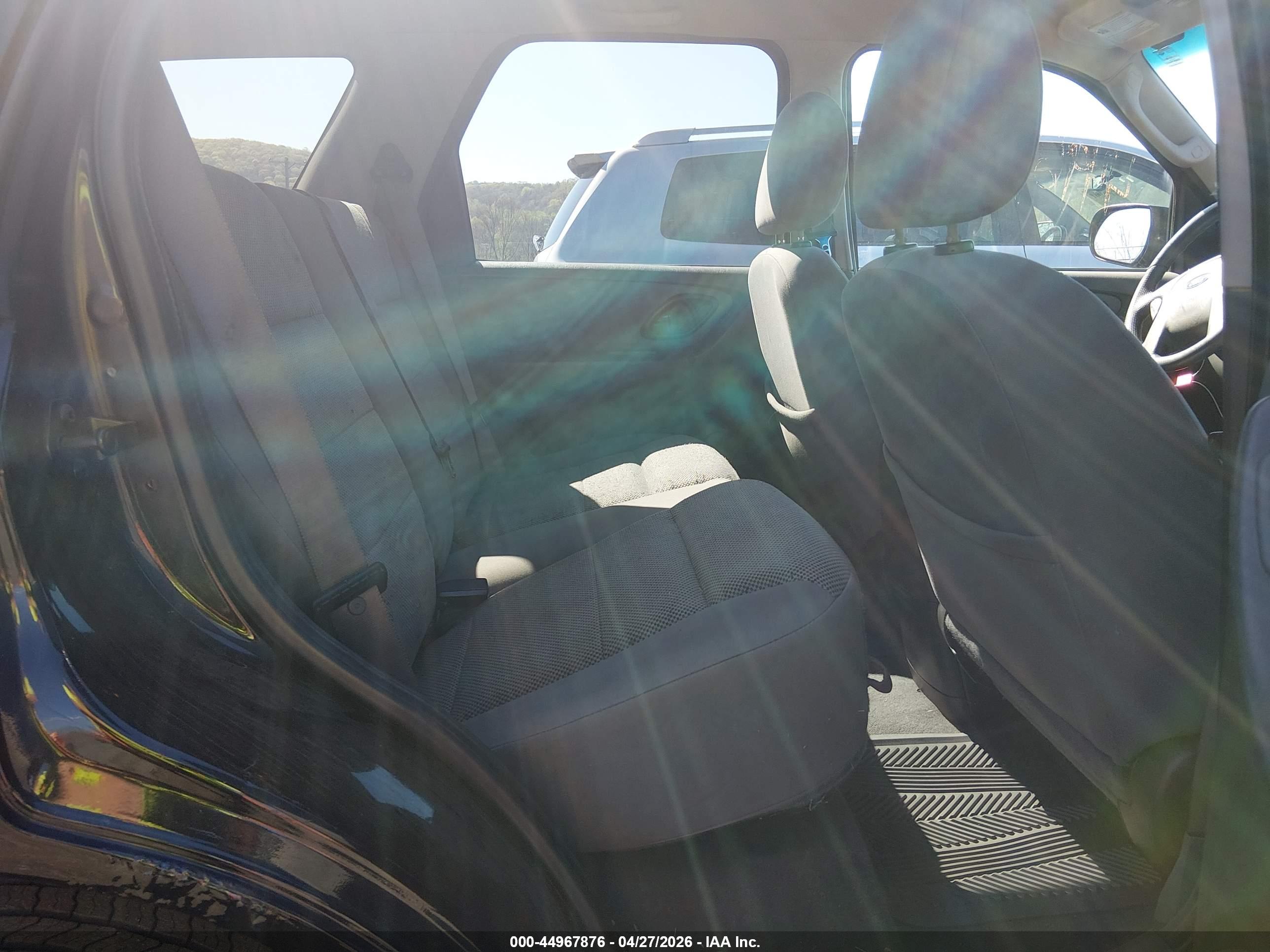 FORD ESCAPE image 8