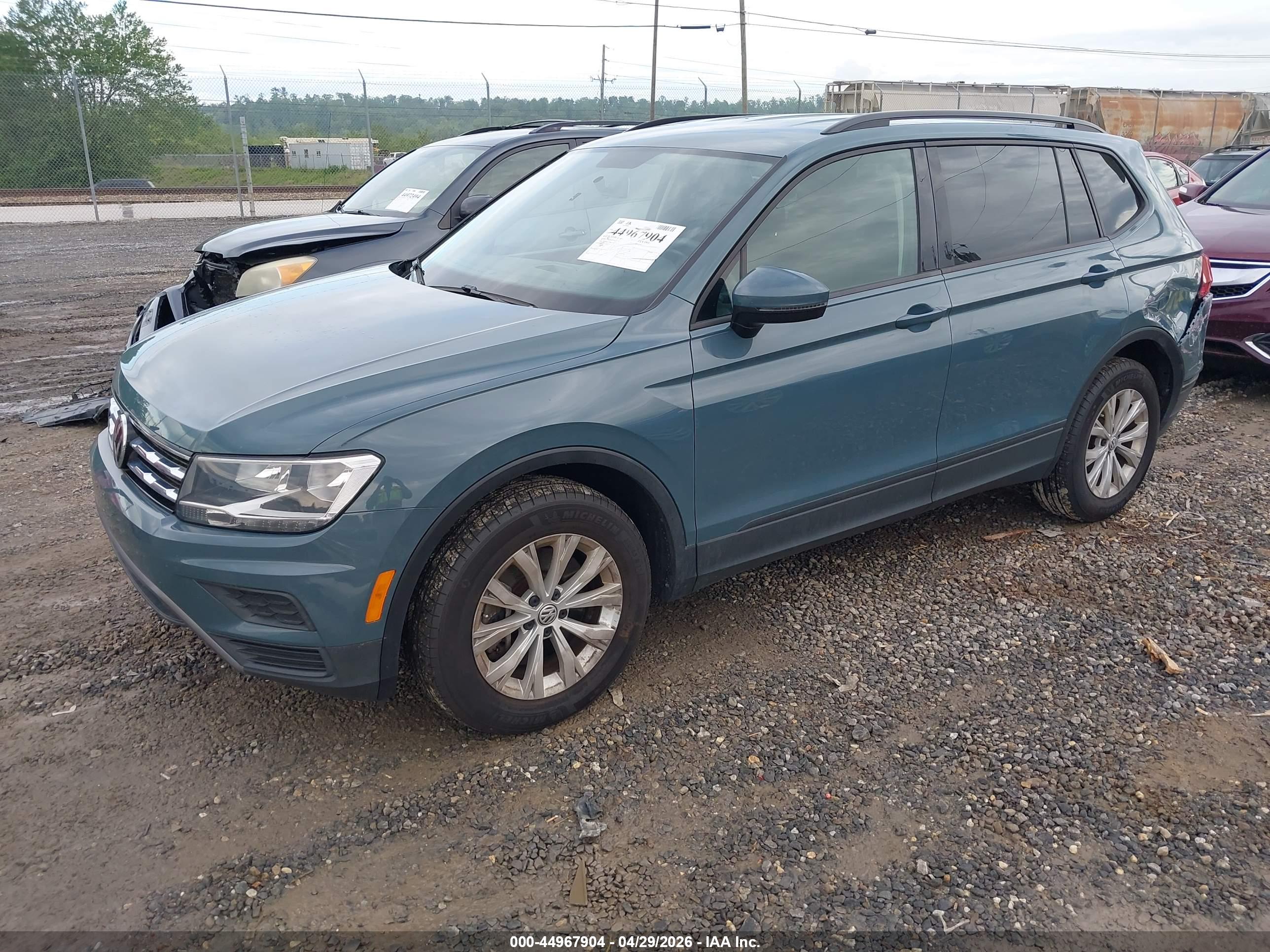 VOLKSWAGEN TIGUAN image 2