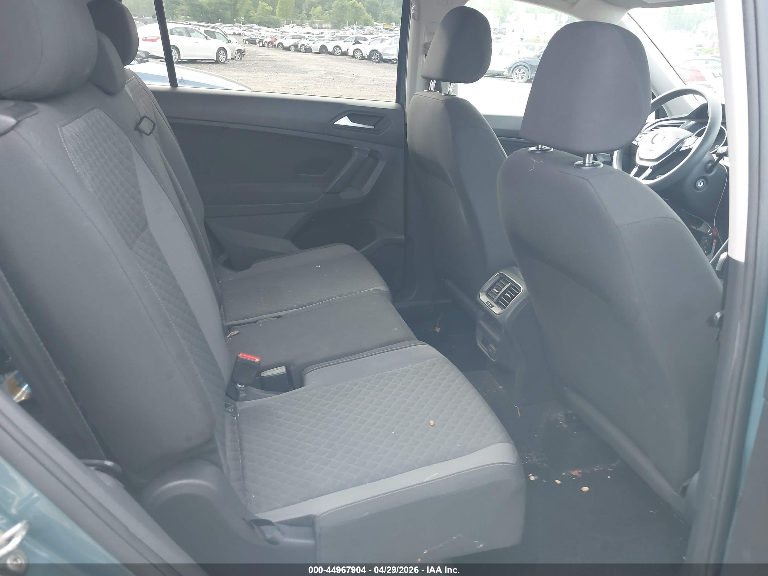 VOLKSWAGEN TIGUAN image 8