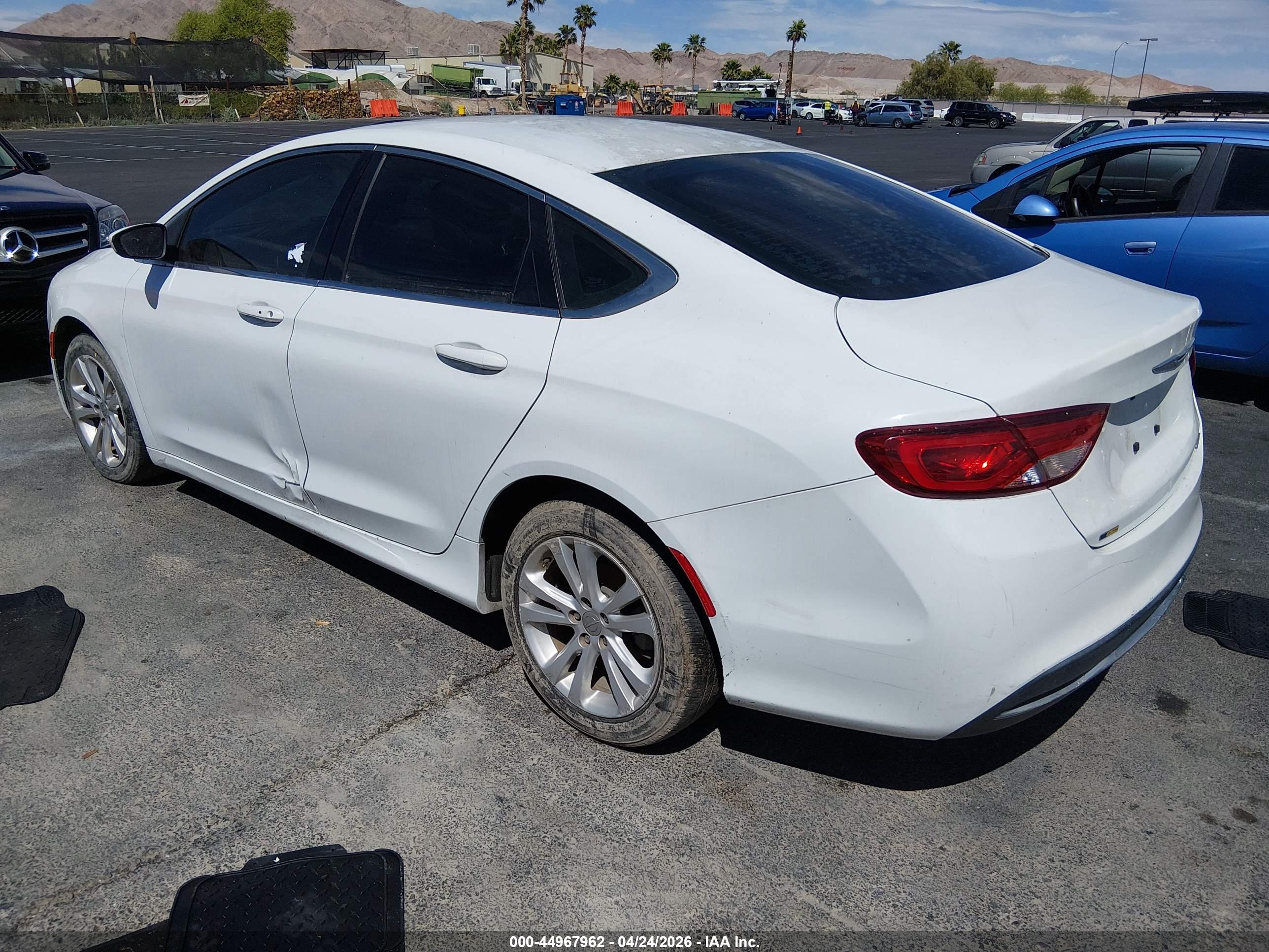 CHRYSLER 200 image 3