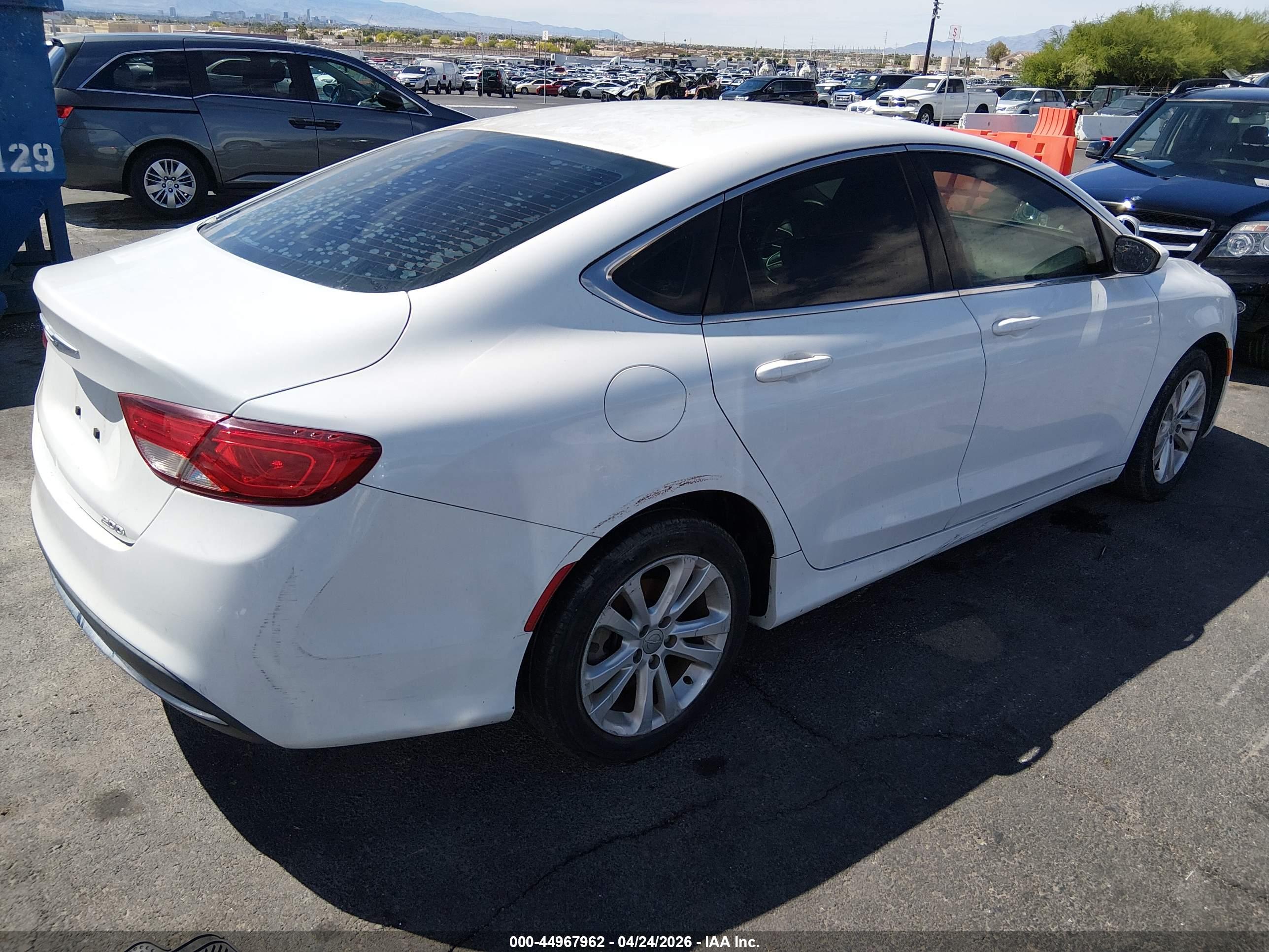 CHRYSLER 200 image 4